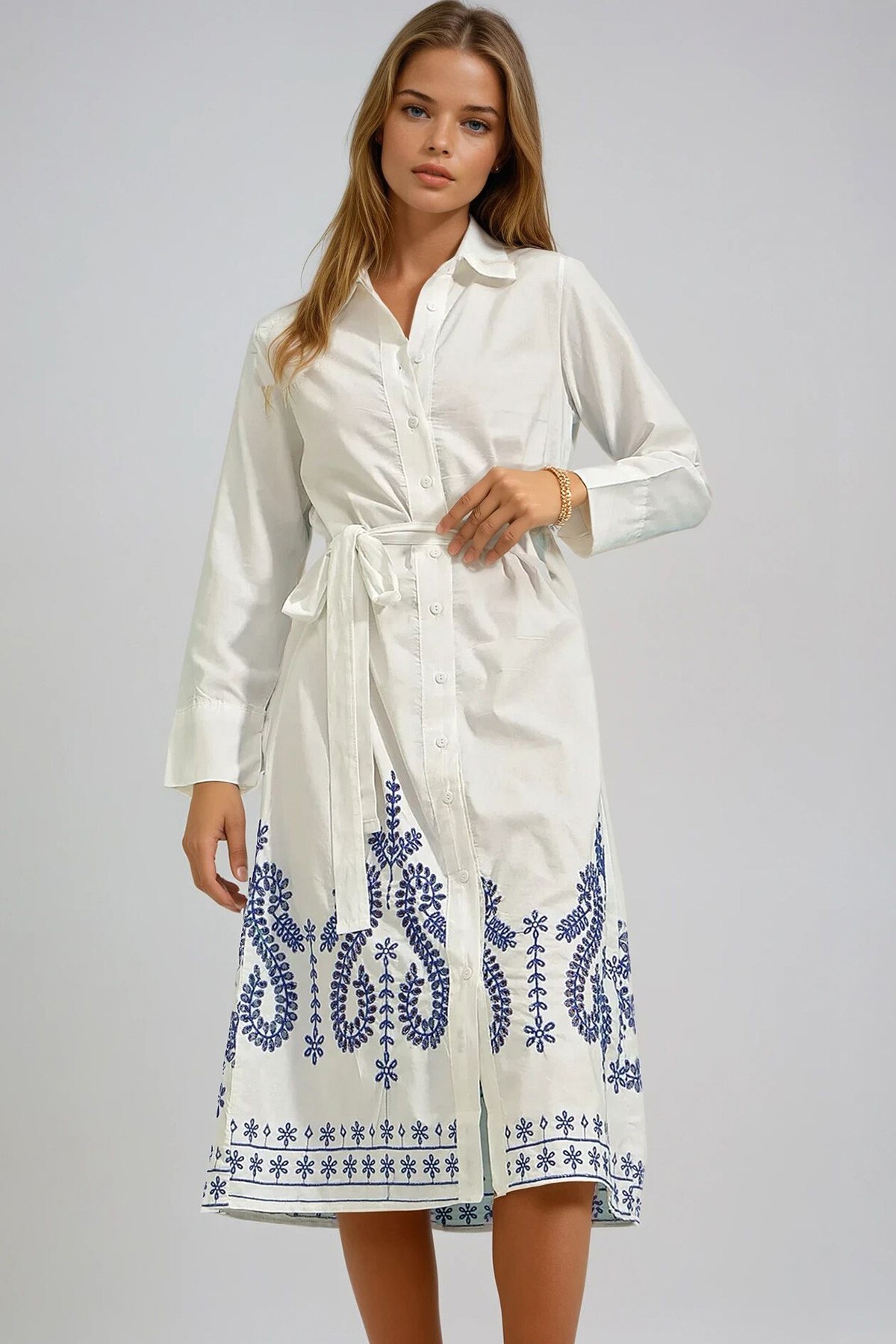 Beyaz Eteği Nakış İşlemeli Poplin Gömlek Elbise