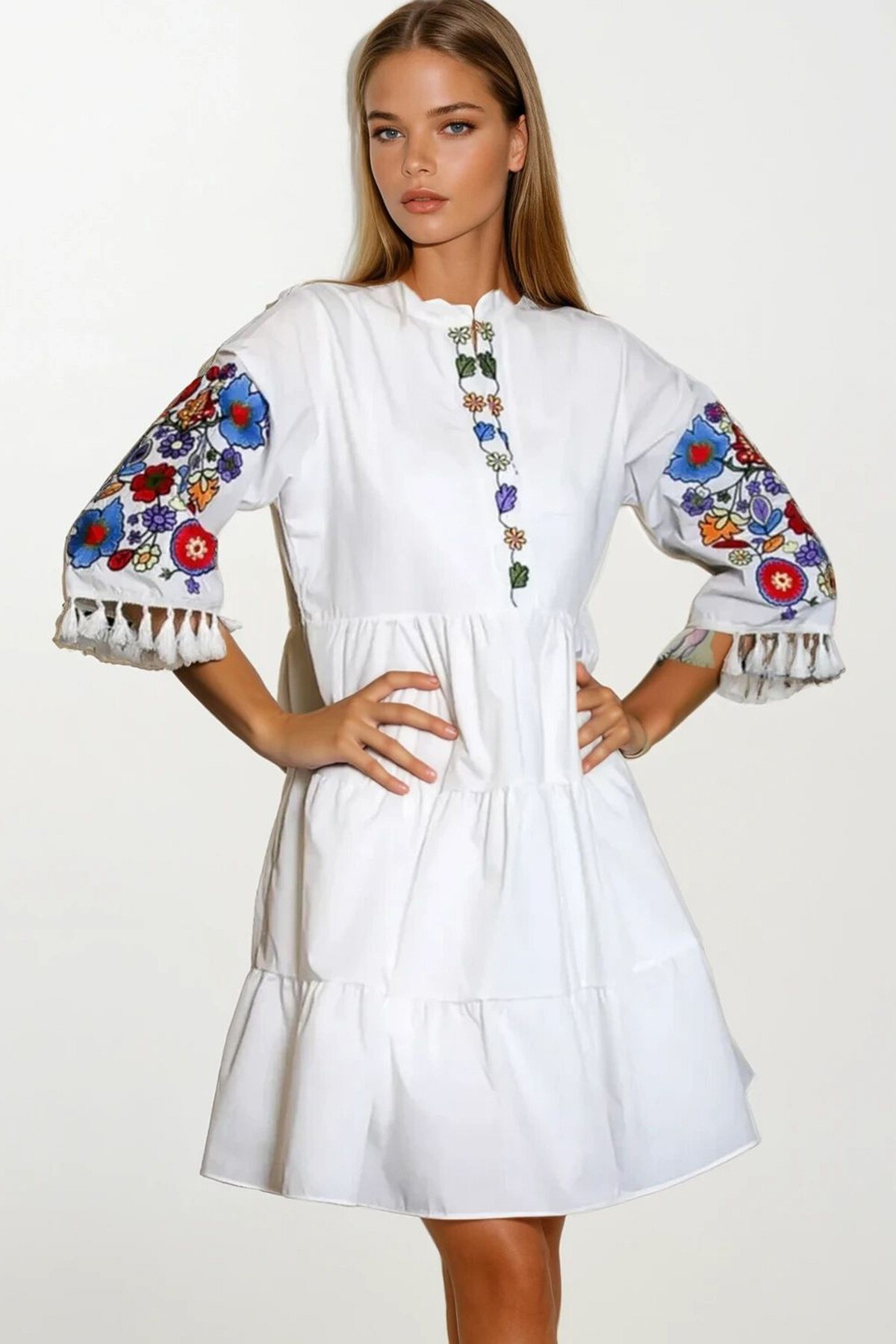Beyaz Hakim Yaka Nakış İşlemeli Püskül Detaylı İçi Astarlı Poplin Elbise