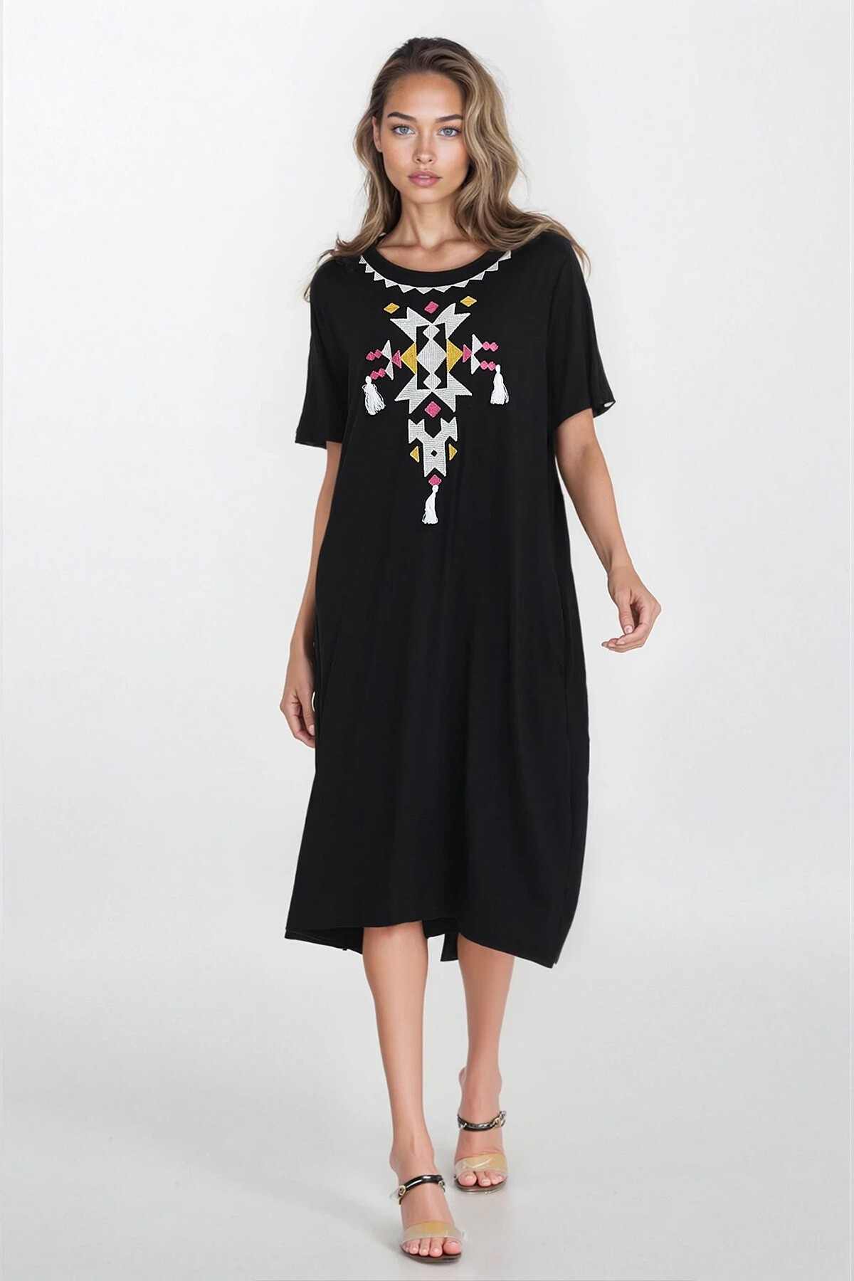 Beyaz Kayık Yaka Kısa Kollu Büyük Bede Viskon Elbise