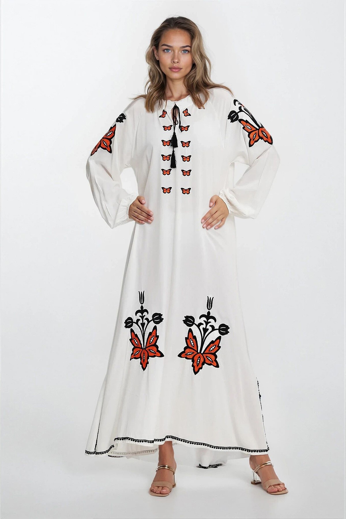 Beyaz Kolları Lastikli Hakim Yaka Püsküllü Büyük Beden Elbise