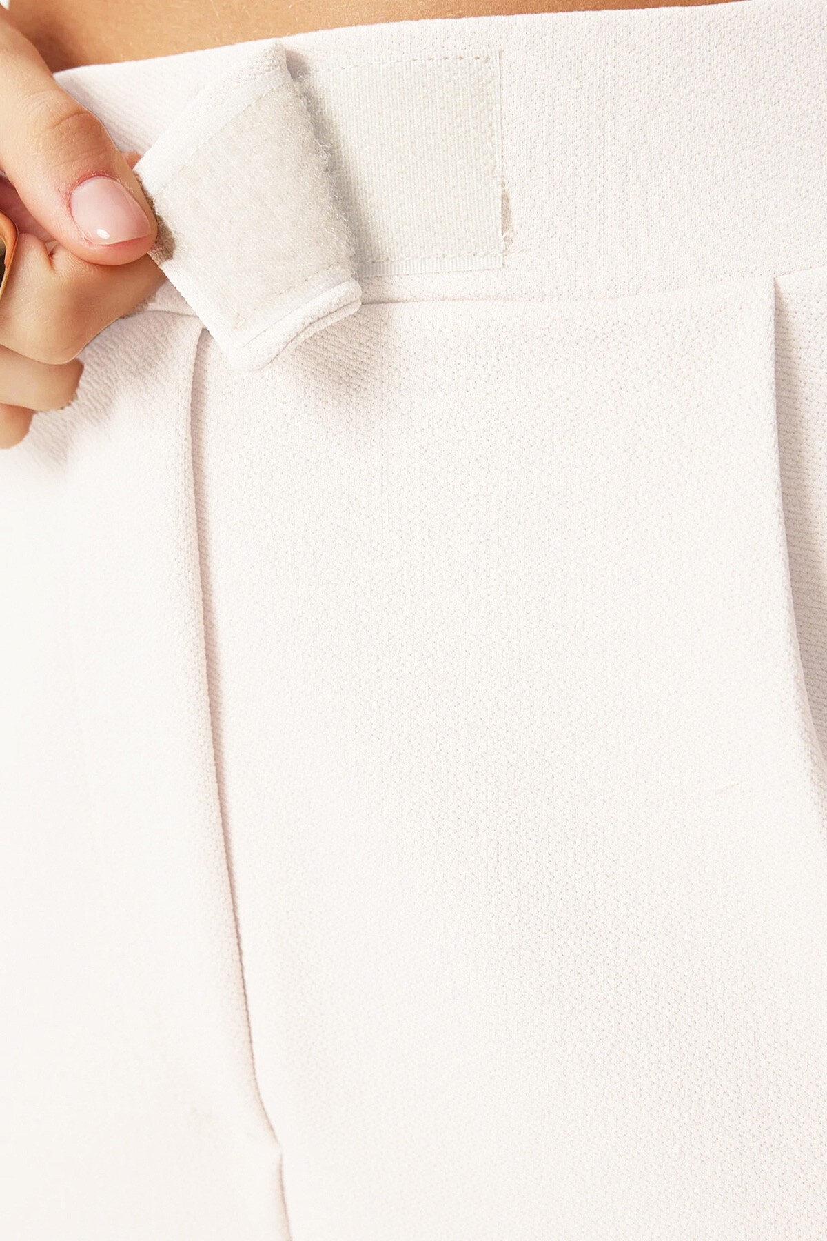 Beyaz Likralı Cırt Kapamalı Çift Cepli Palazzo Pantalon