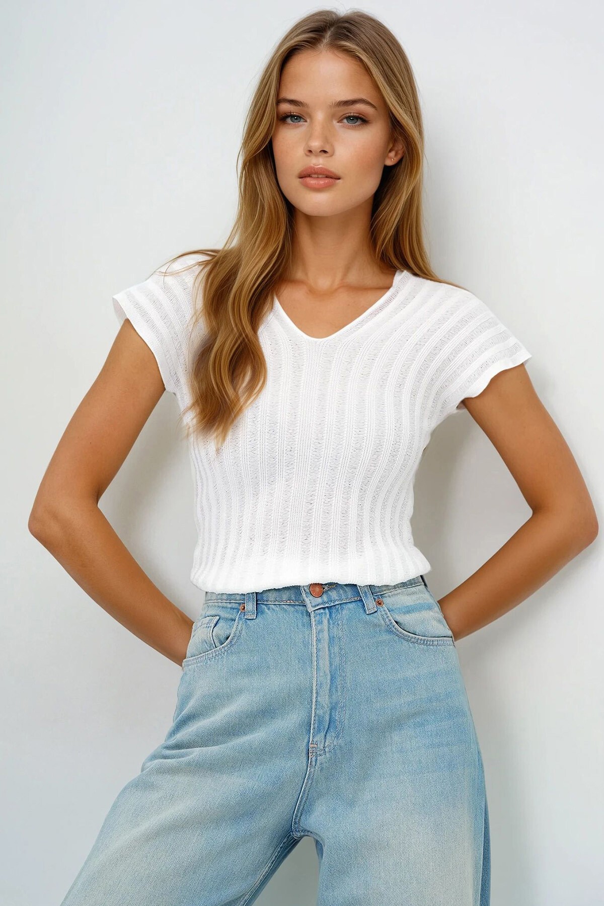 Beyaz Ön Arka V Yaka Ajurlu Yazlık Triko Bluz