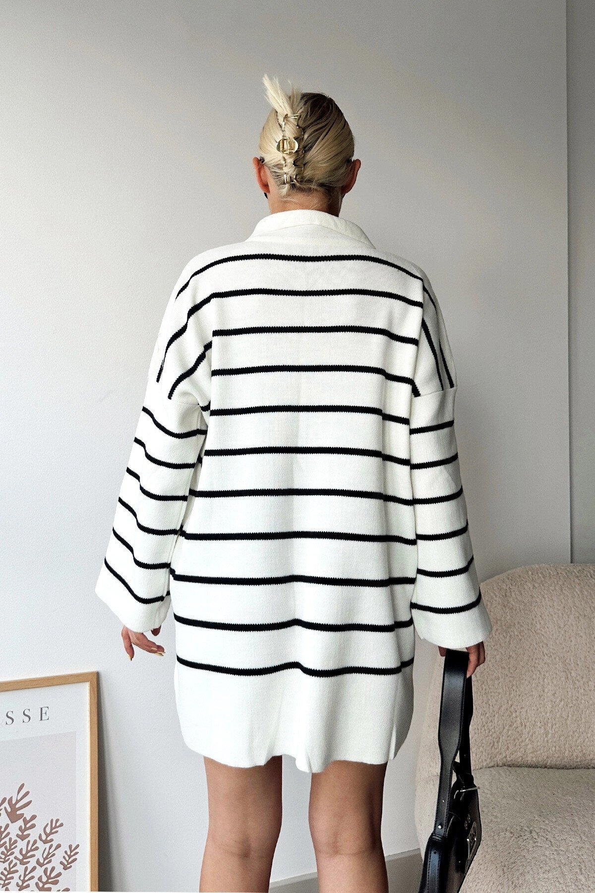 Beyaz Polo Yaka Çizgili Uzun Oversize Kalın Triko Kazak