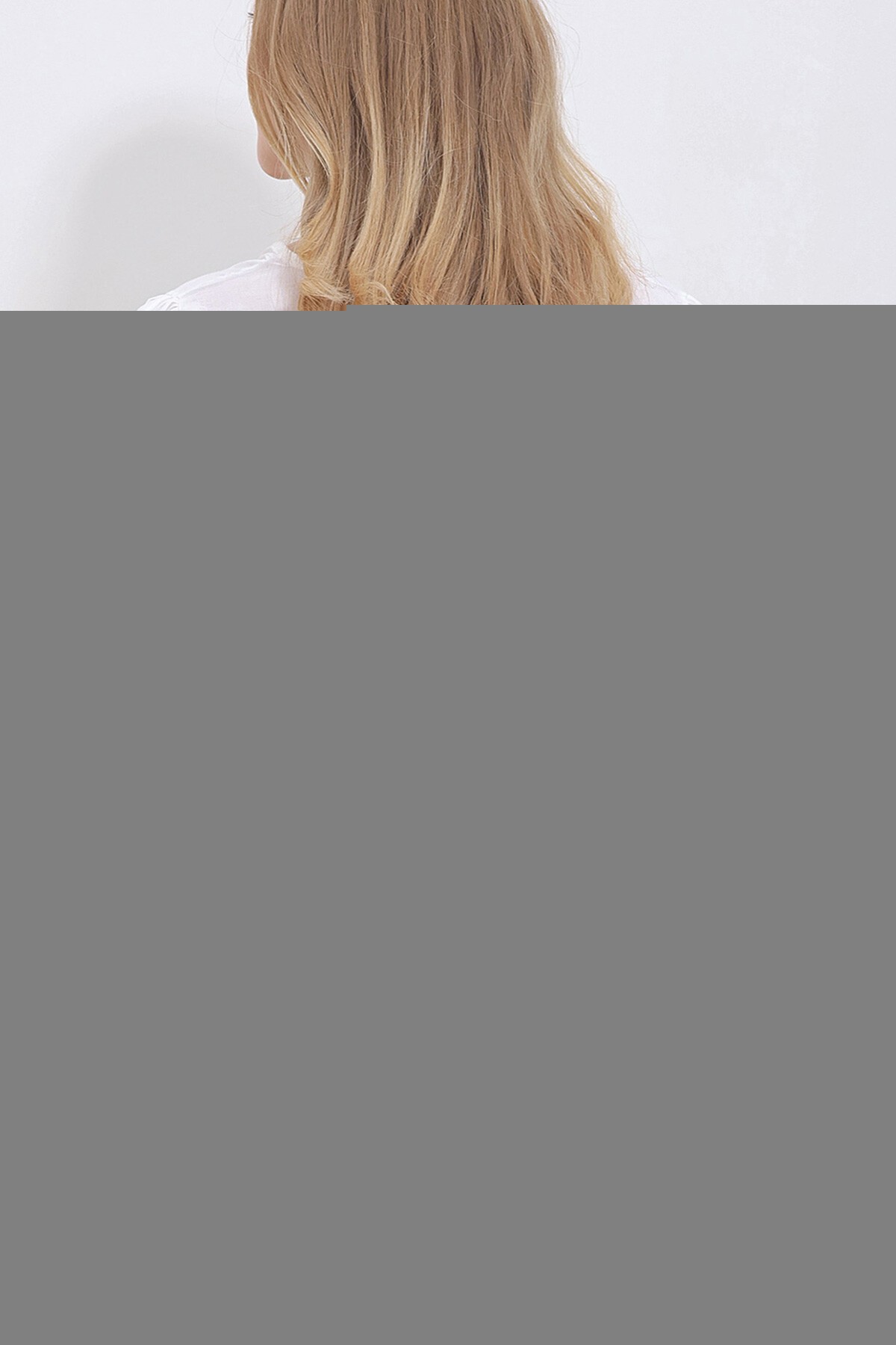 Beyaz Roba Ve Kol Nakışlı Bluz