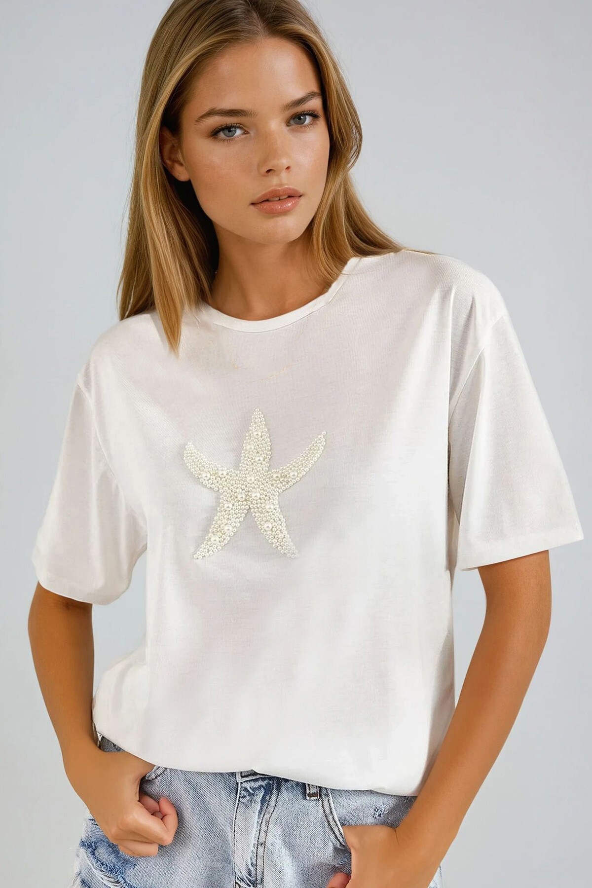 Beyaz Yıldız İnci İşlemeli Oversize T-Shirt
