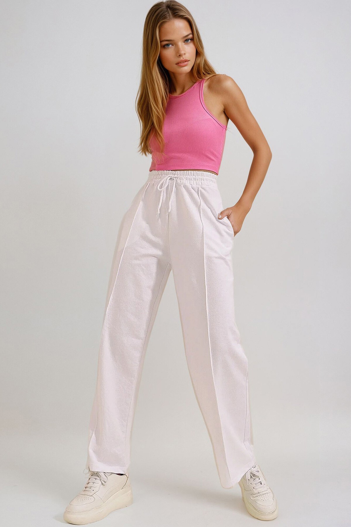 Beyaz Yüksek Bel Önü Çimalı Bol Paça Çift Cepli Eşofman Altı