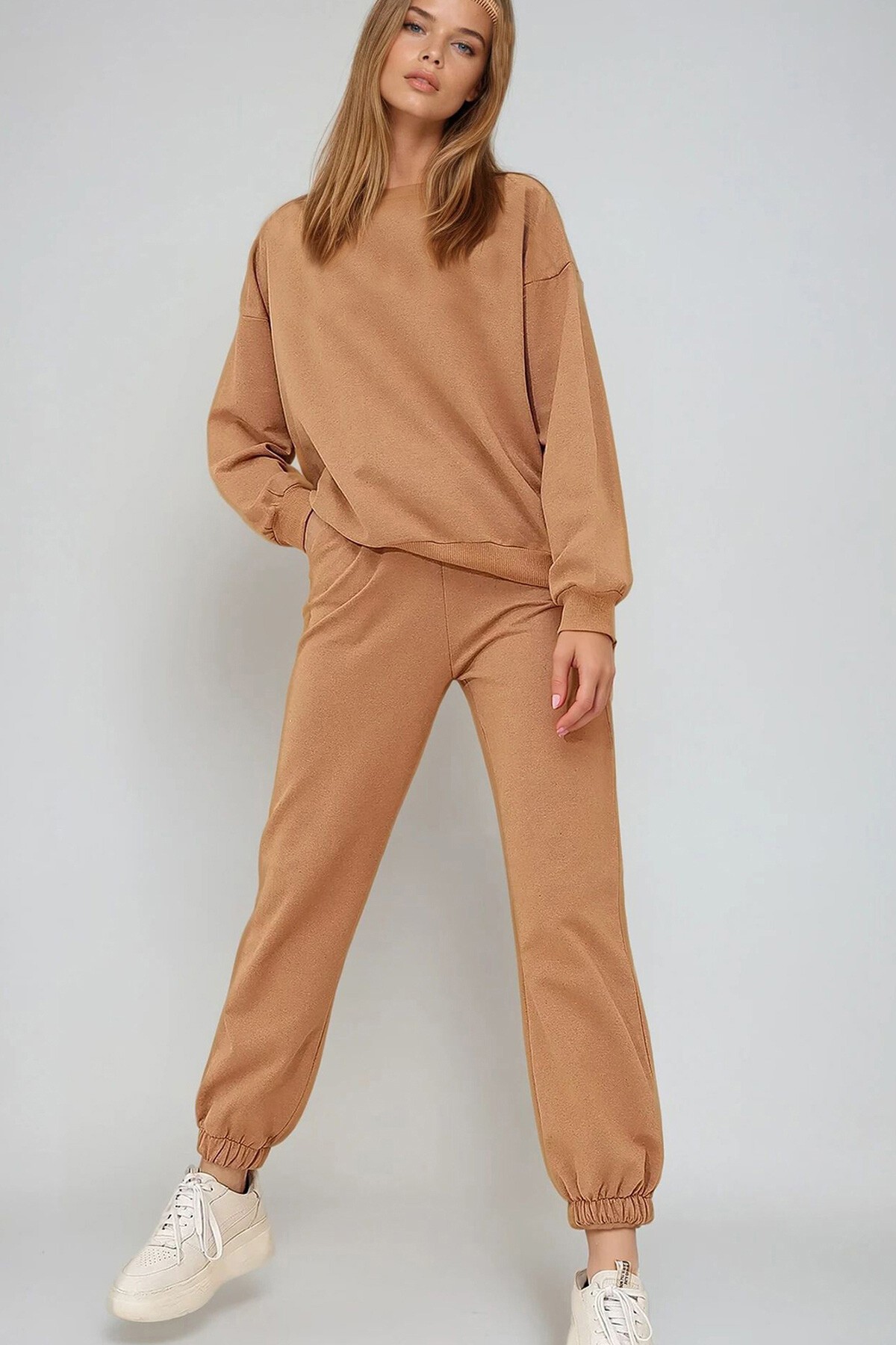 Bisküvi Bisiklet Yaka Beli Ve Paçası Lastikli İki İplik Basic Eşofman Takımı