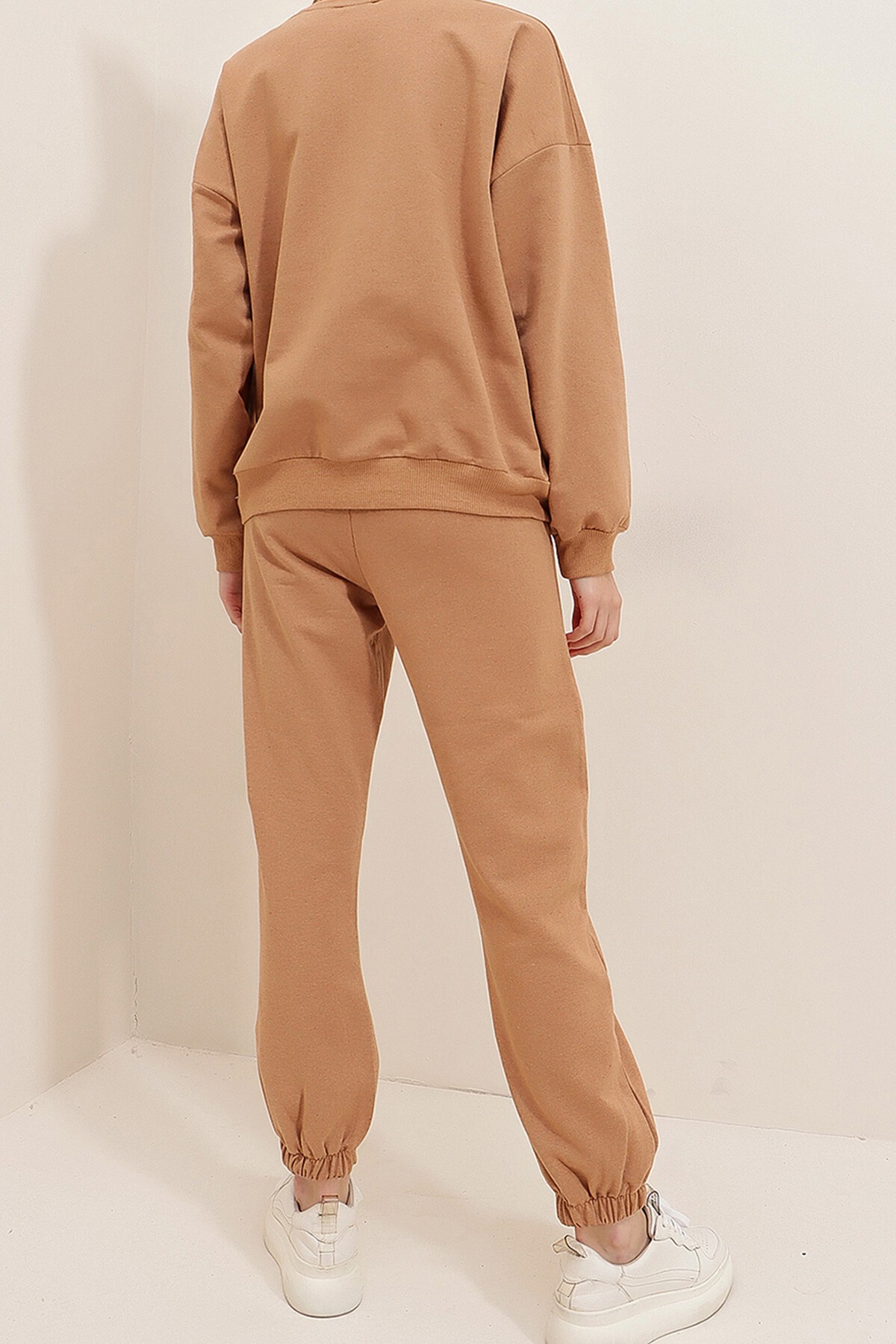 Bisküvi Bisiklet Yaka Beli Ve Paçası Lastikli İki İplik Basic Eşofman Takımı