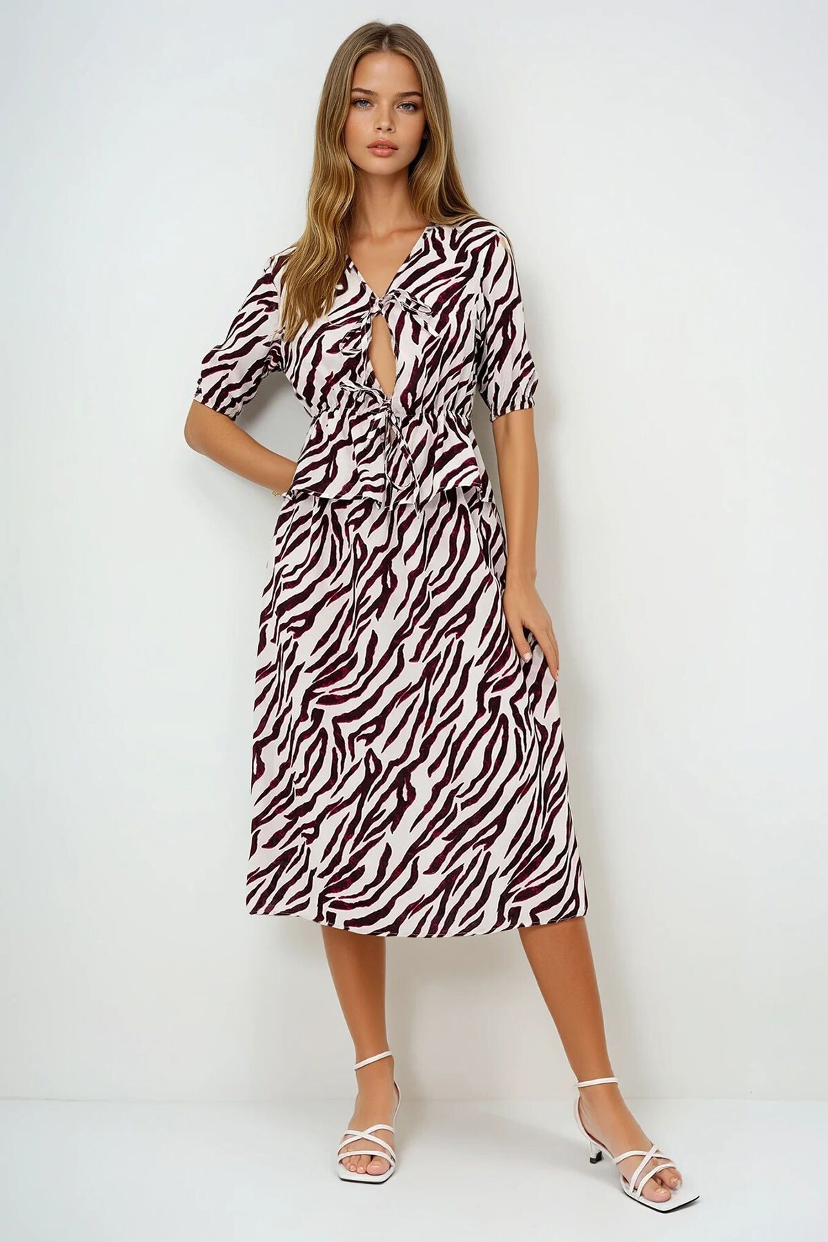 Bordo Bağcık Detaylı Bluz Ve Etek Takım