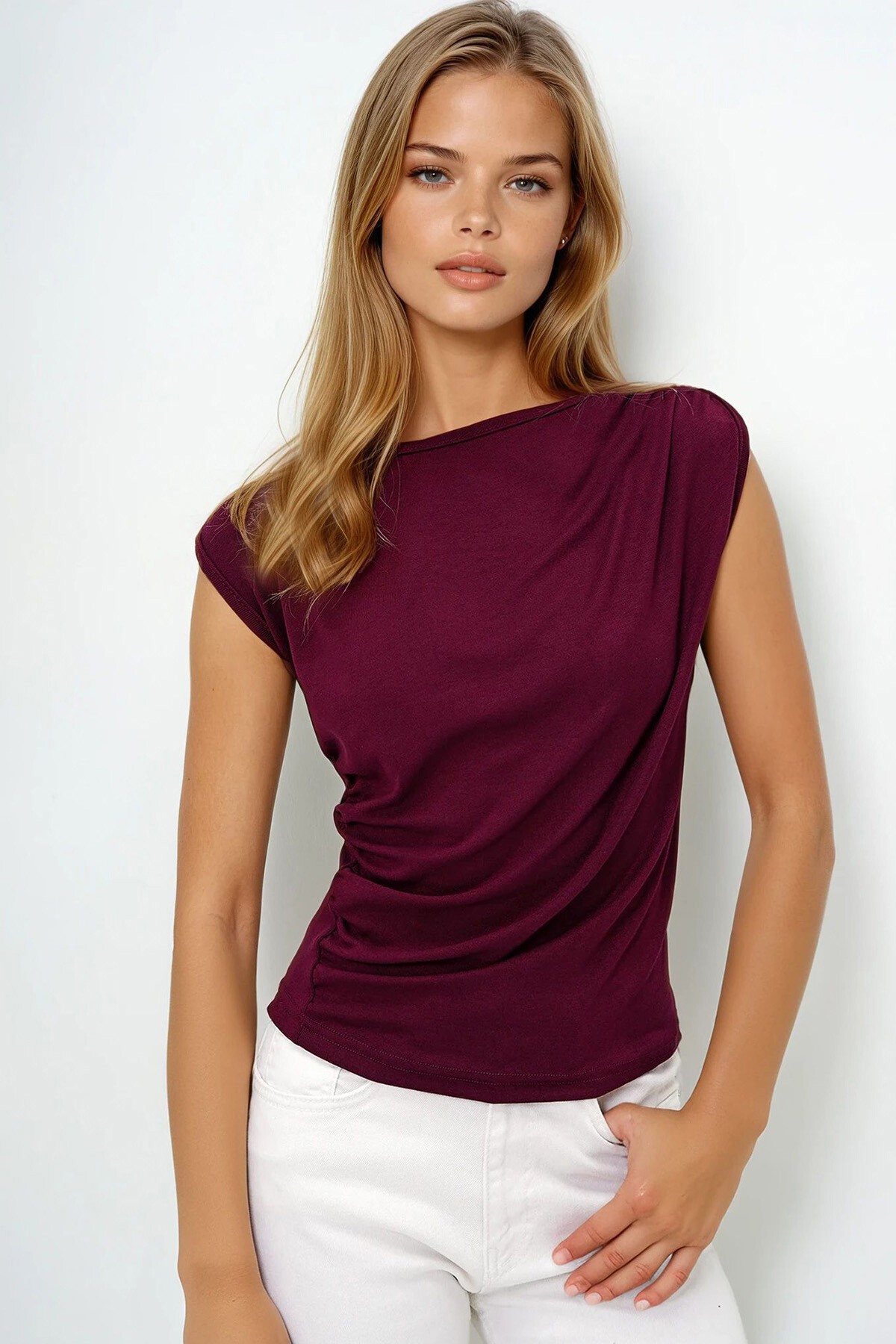 Bordo Bisiklet Yaka Omuzu Ve Beli Drapeli Sıfır Kol Bluz