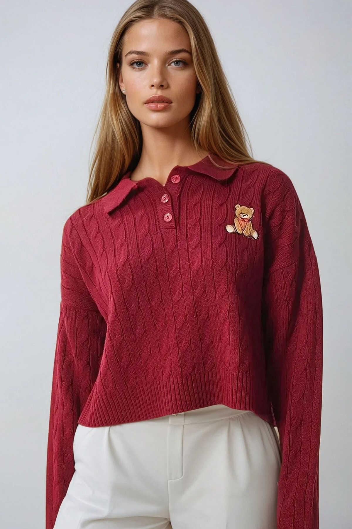 Bordo Polo Yaka Saç Örgü Desenli Ayıcıklı Triko Kazak