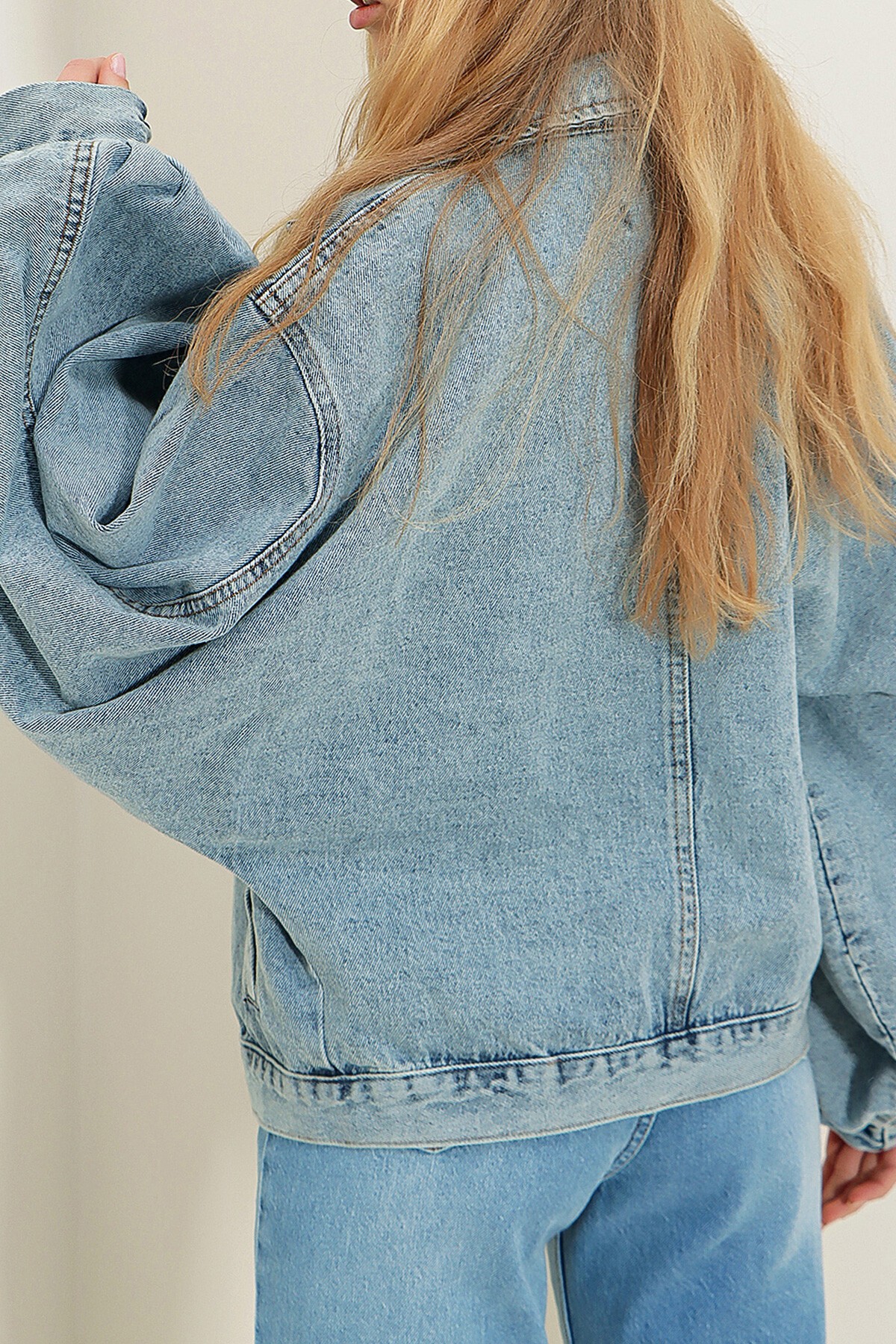 Buz Mavi Çift Cepli Balon Kollu Jean Ceket Df8010