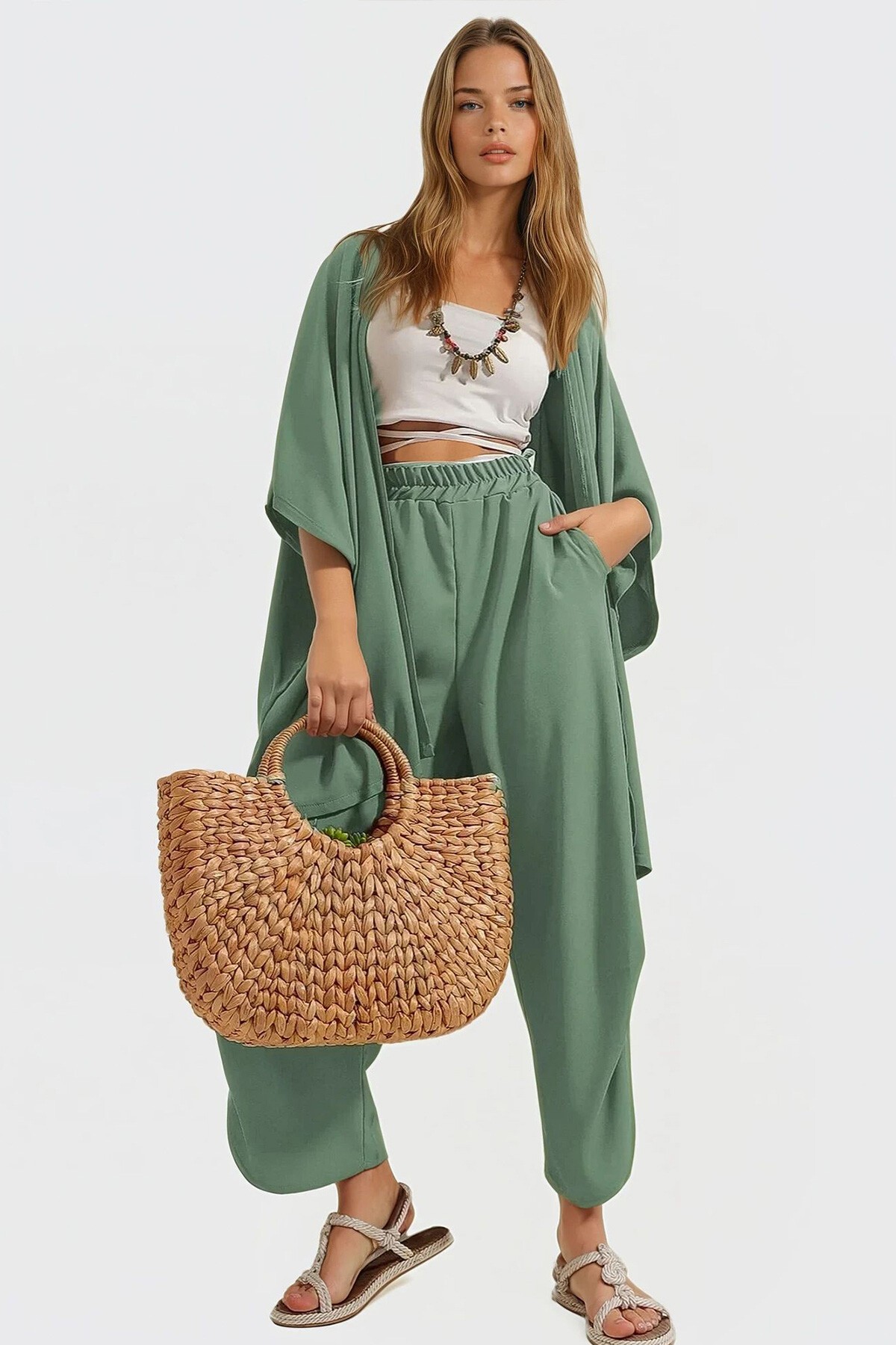 Çağla Yeşili Paçası Yırtmaçlı Kendinden Dokulu Pantolon Ve Ceket İkili Takım