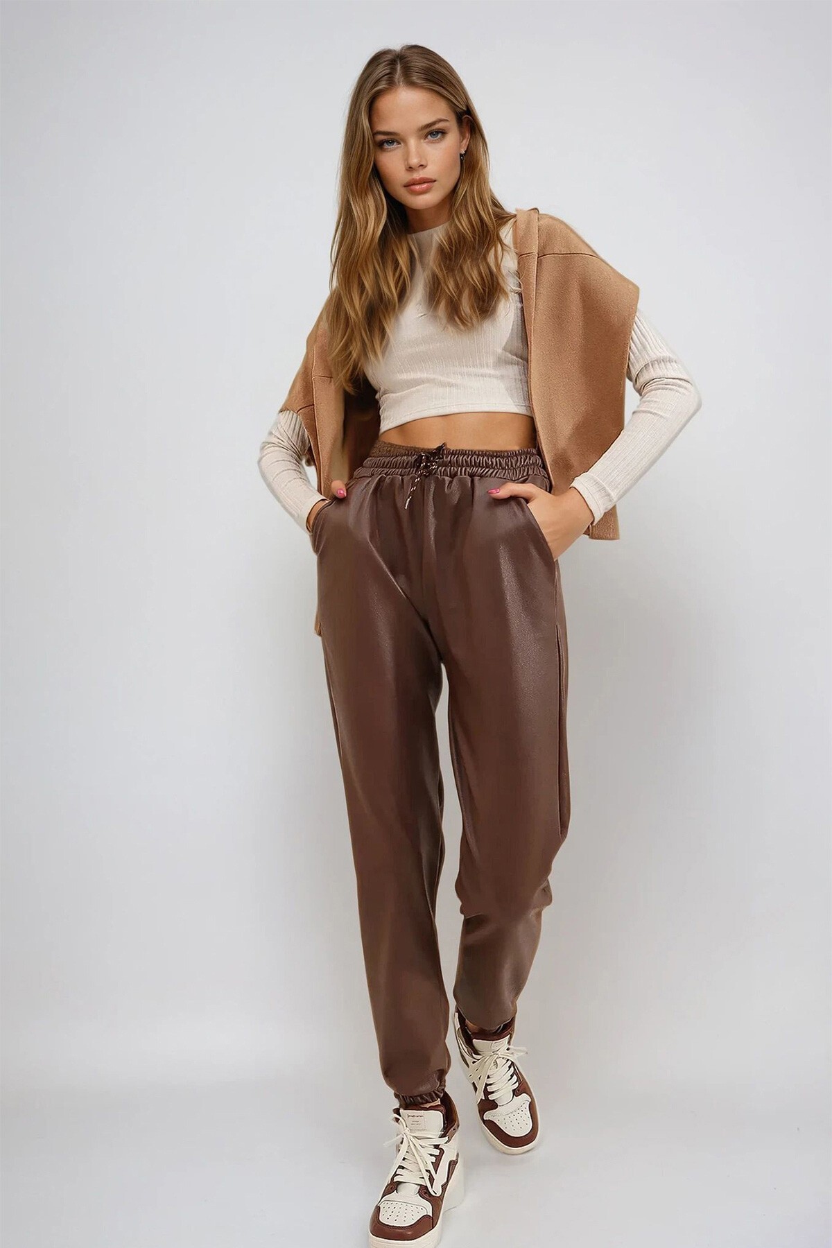 Çikolata Çift Cepli Bel Ve Bilek Lastikli İçi Şardonlu Casual Suni Deri Pantolon
