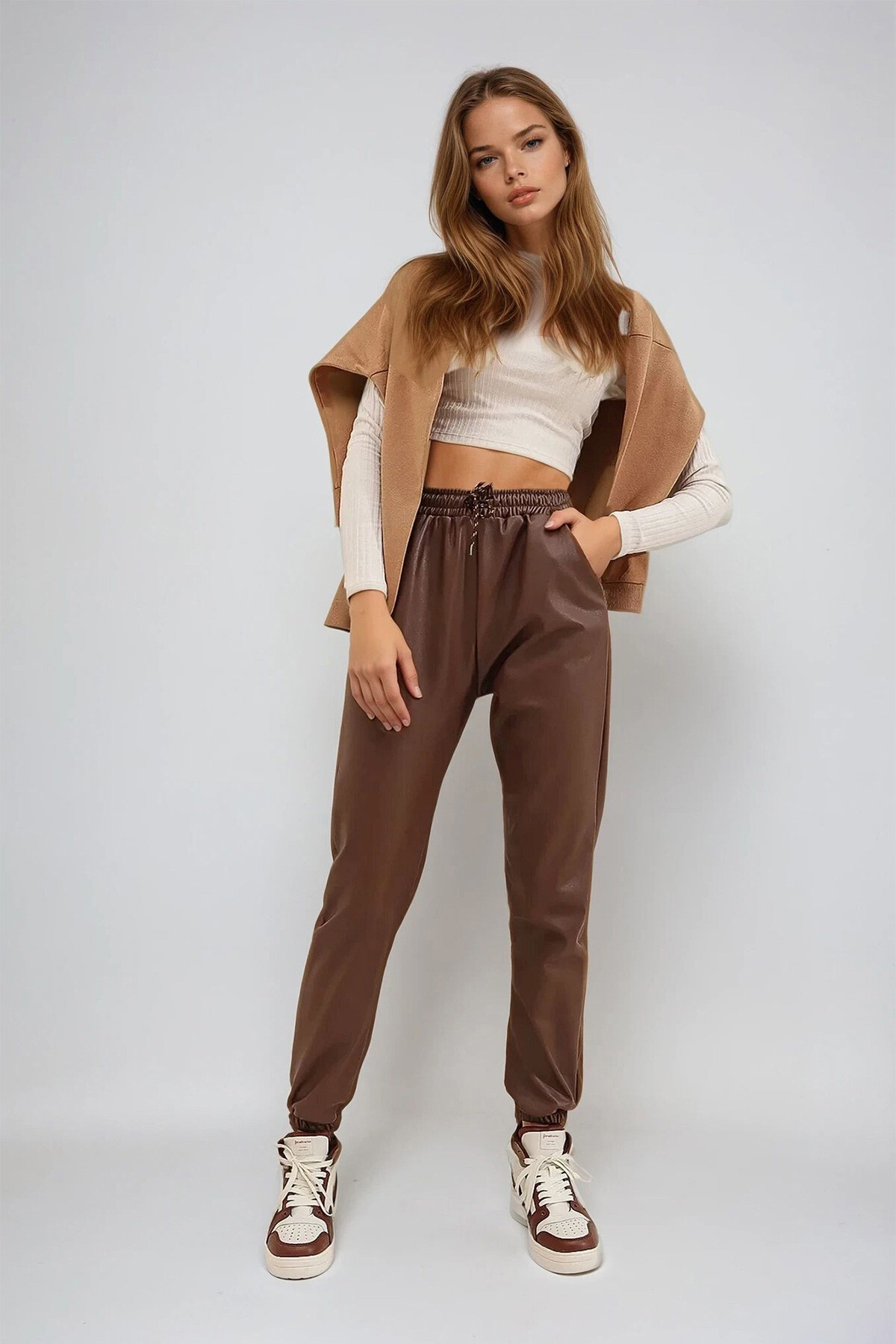 Çikolata Çift Cepli Bel Ve Bilek Lastikli İçi Şardonlu Casual Suni Deri Pantolon