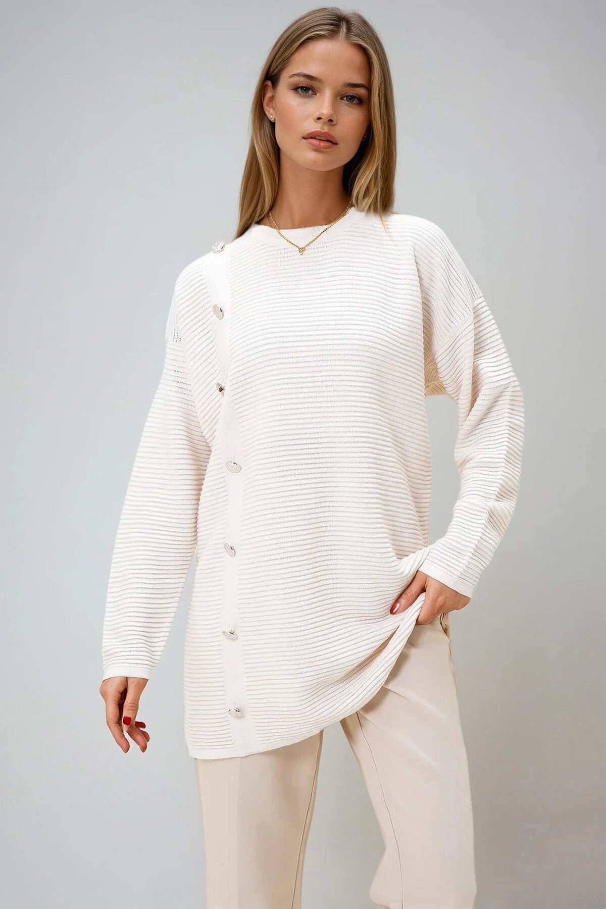 Ekru Bisiklet Yaka Gold Düğme Detaylı Triko Tunik