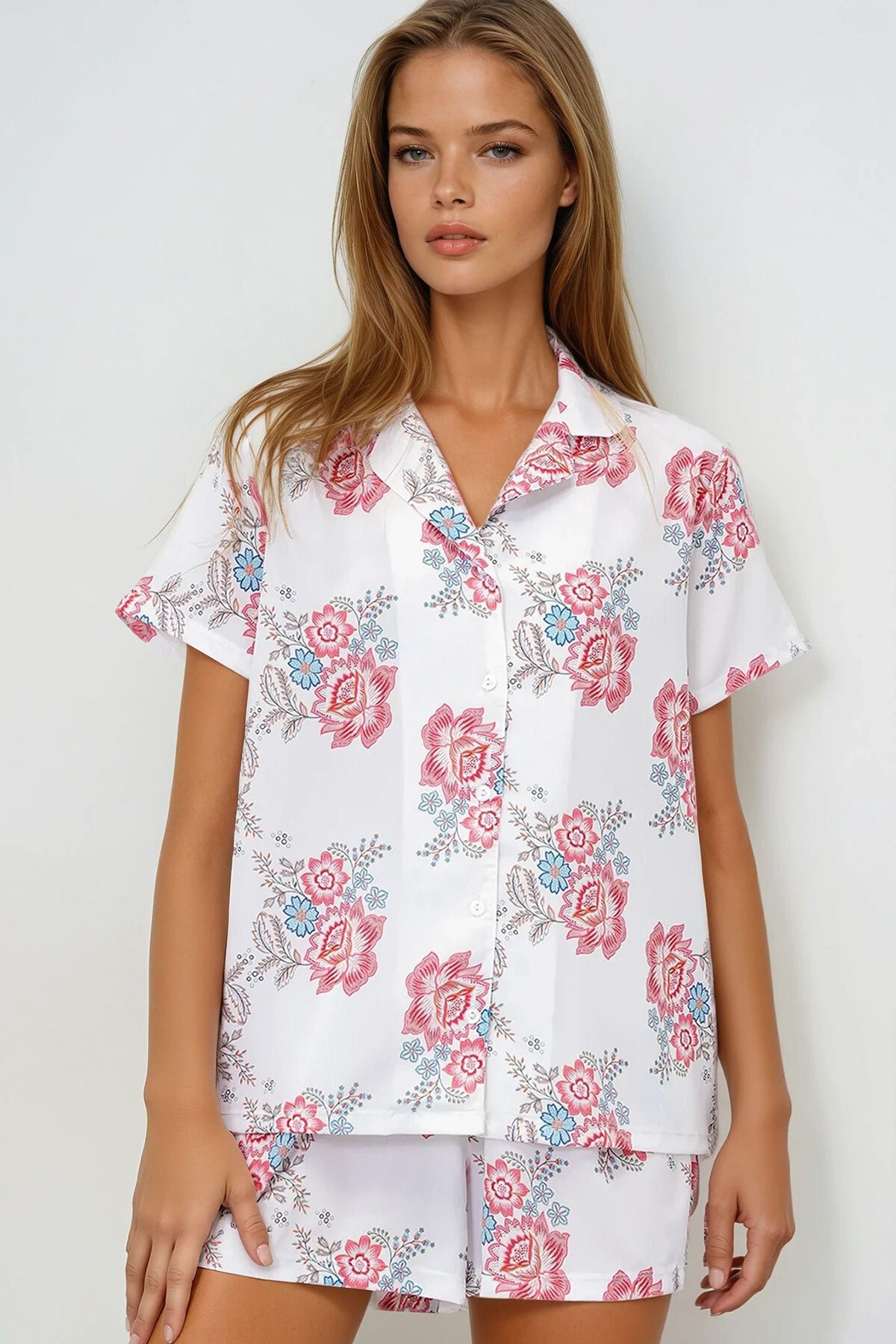 Ekru Desenli Önü Düğmeli Dokuma Gömlek Ve Şort Pijama Takım