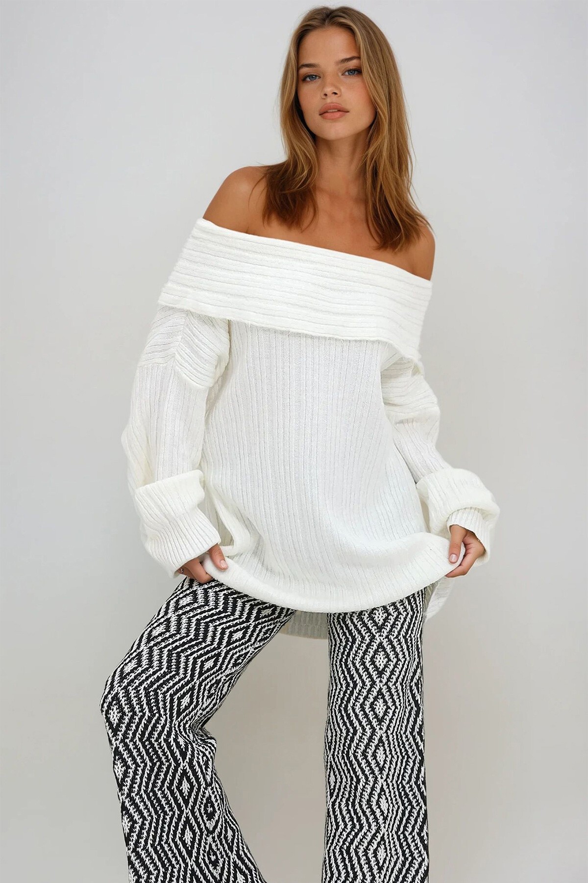 Ekru Madonna Yaka Fitilli Oversize Kazak