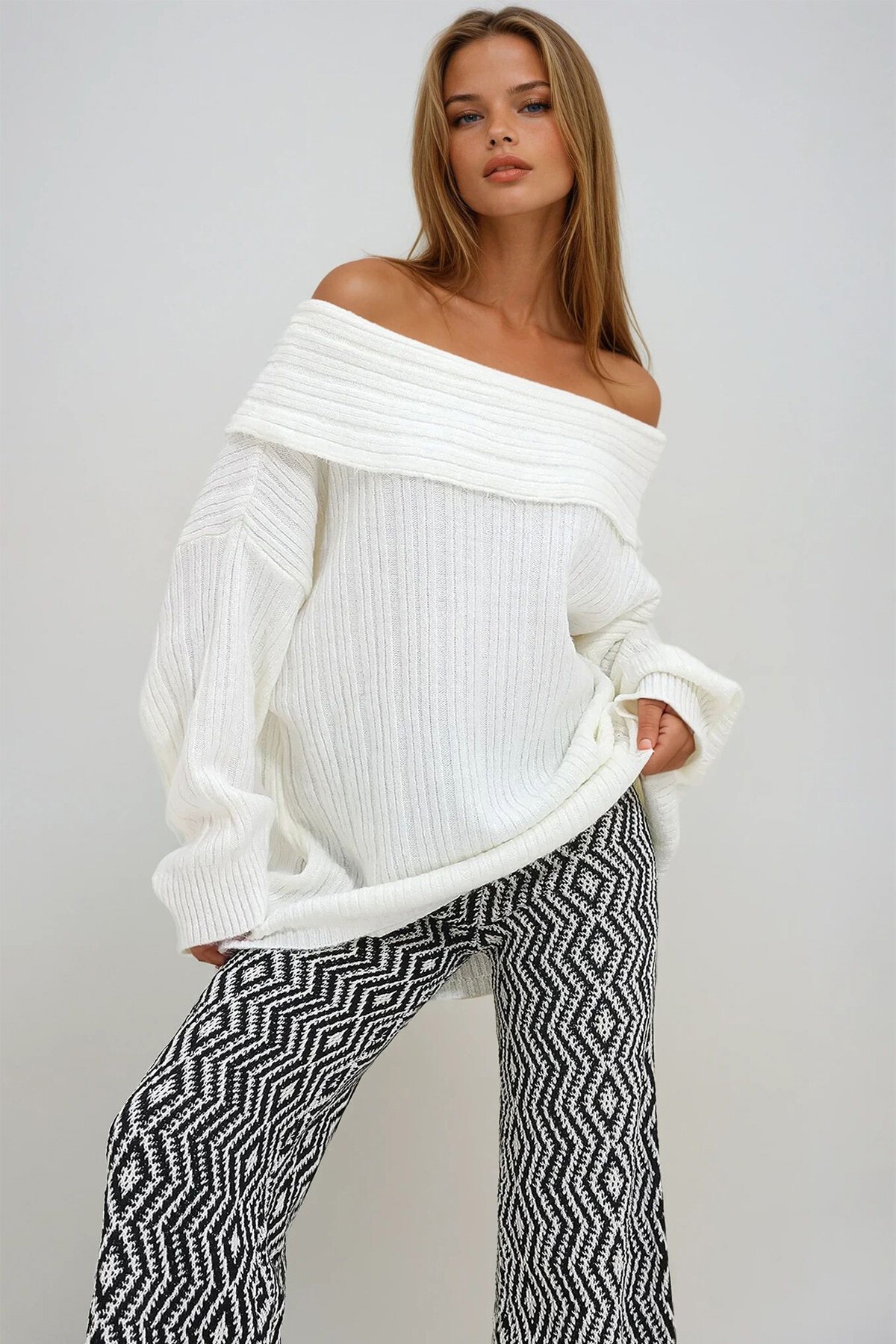 Ekru Madonna Yaka Fitilli Oversize Kazak