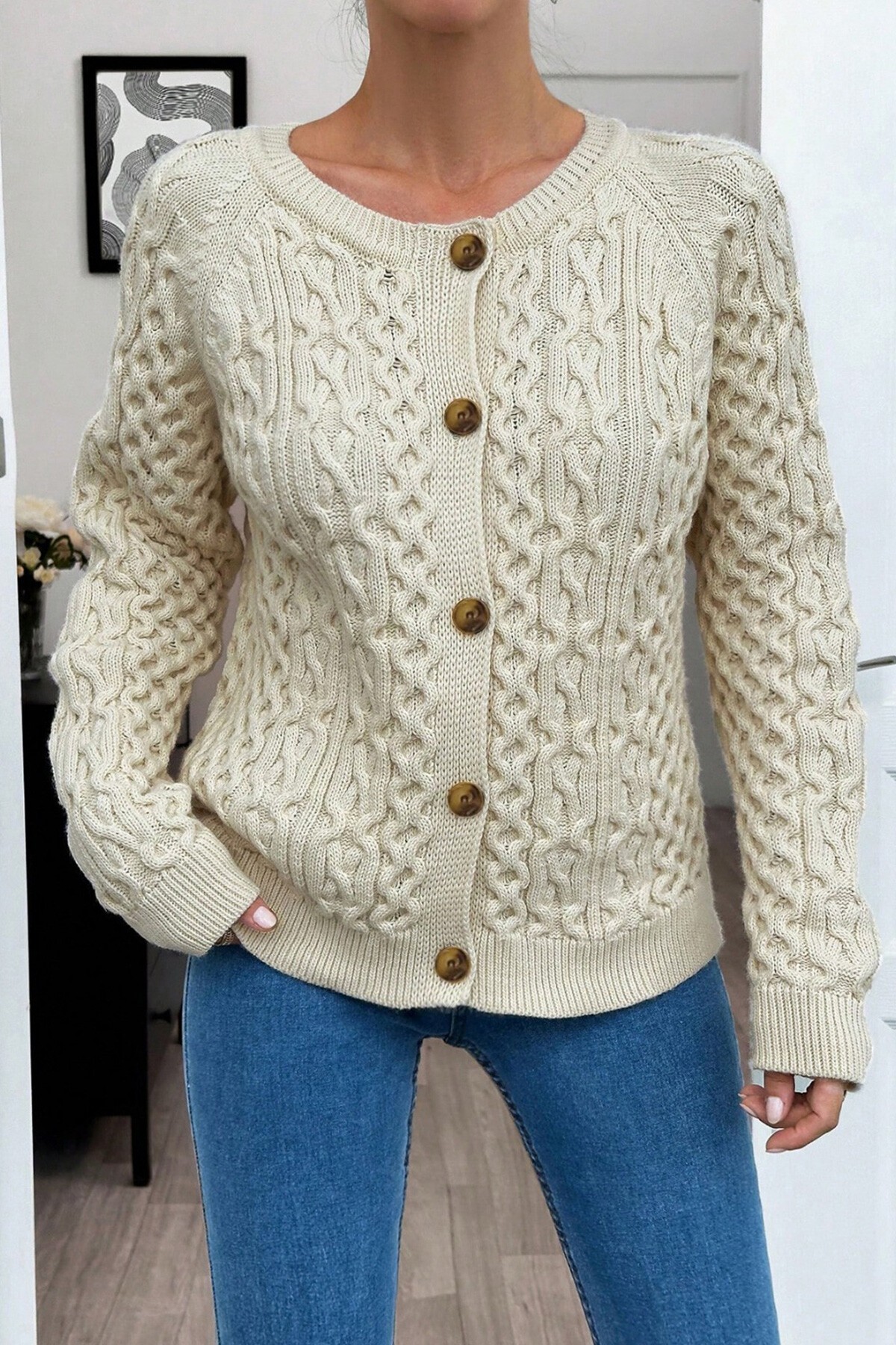 Ekru Önü Düğmeli Bisiklet Yaka Triko Hırka