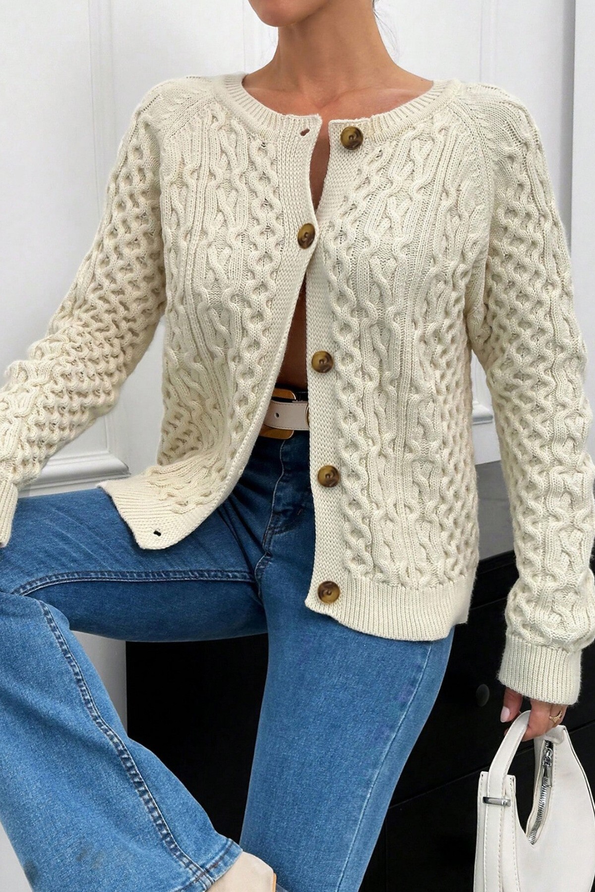 Ekru Önü Düğmeli Bisiklet Yaka Triko Hırka