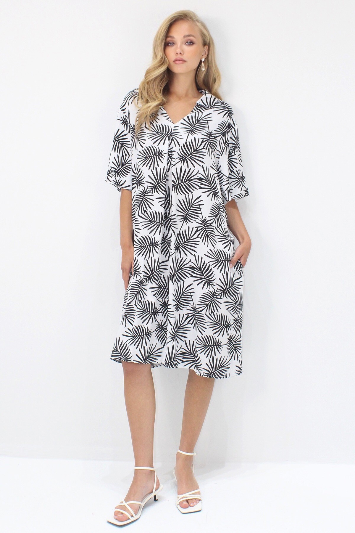 Ekru Polo Yaka Kısa Kol Desenli Çift Cepli Dokuma Viskon Elbise