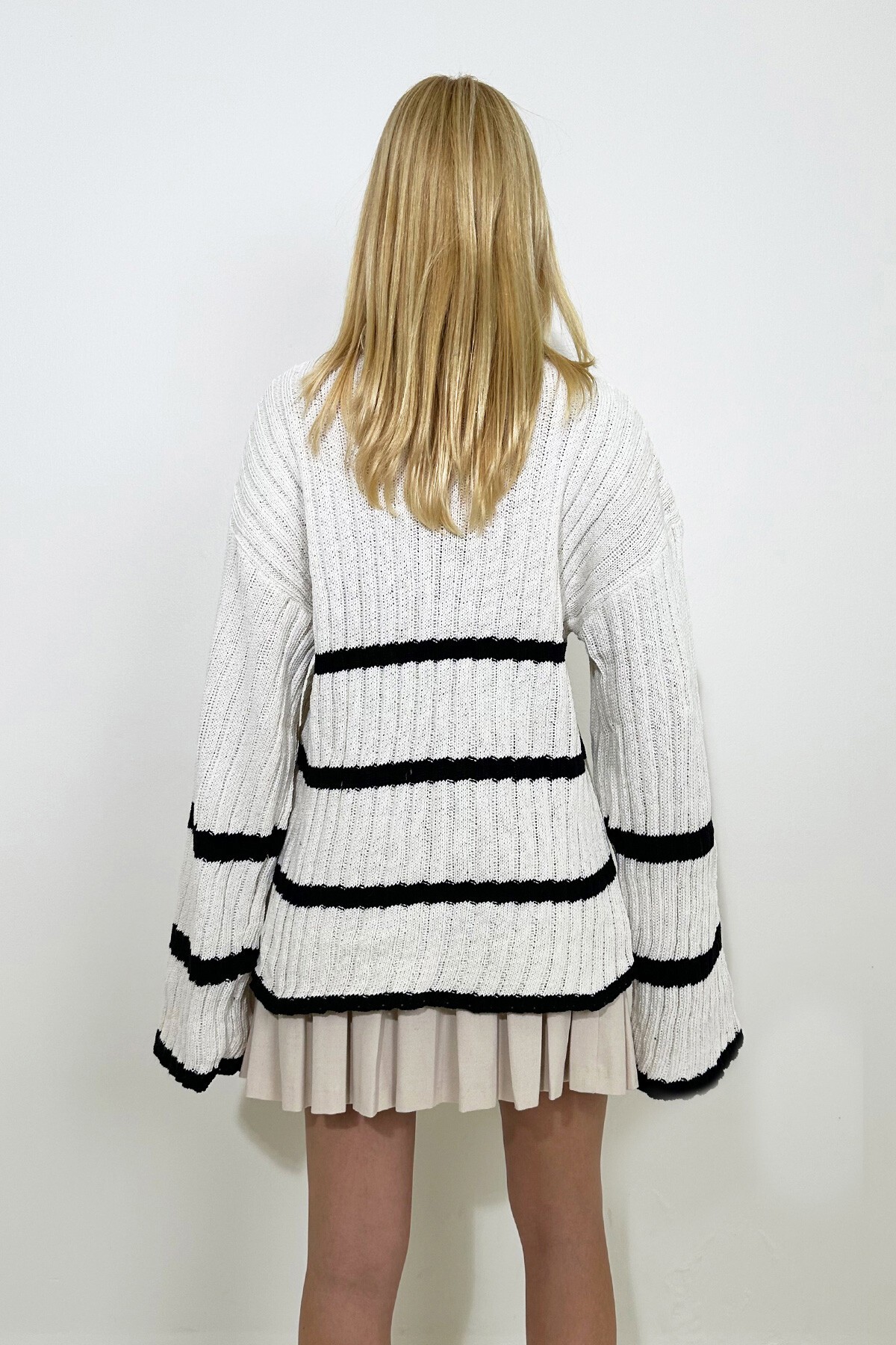 Ekru Siyah Balıkçı Yaka Çizgili Kalın Fitilli Oversize Triko Kışlık Kazak