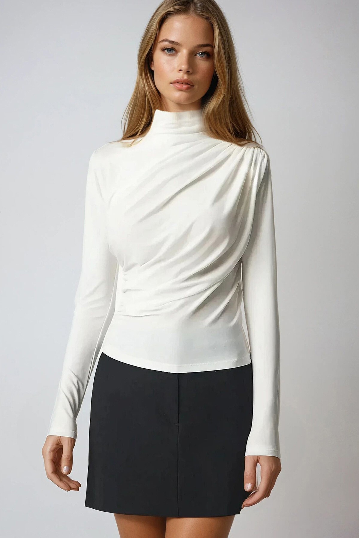 Ekru Yarım Balıkçı Drape Detaylı Sandy Bluz