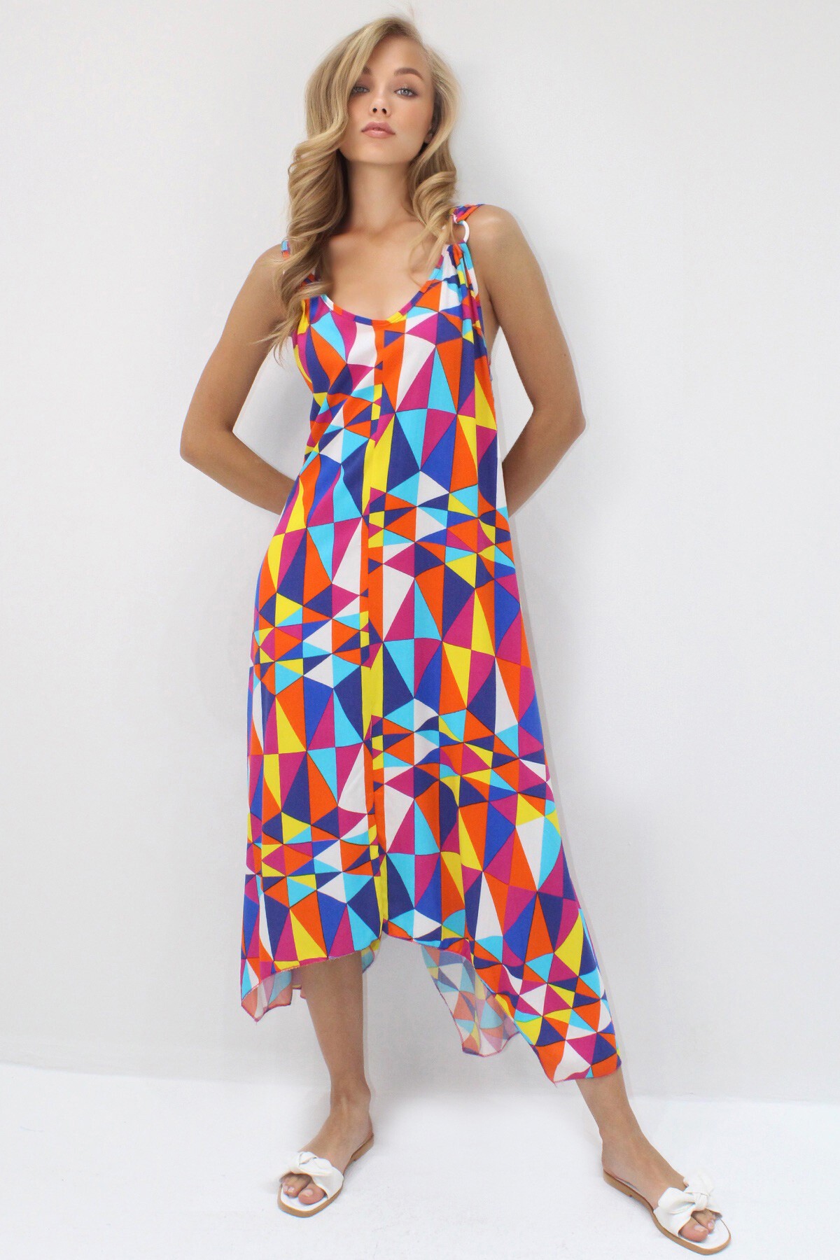 Fuşya Asimetrik Kesim Askılı Halka Detaylı Rahat Kalıp Dokuma Viskon Elbise