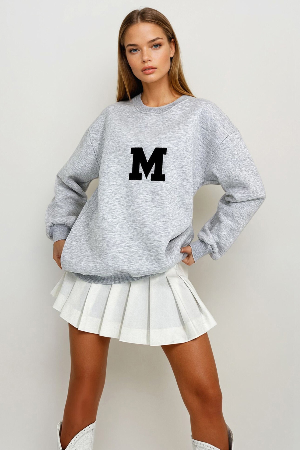 Gri Bisiklet Yaka Nakışlı İçi Şardonlu Oversize Sweatshirt