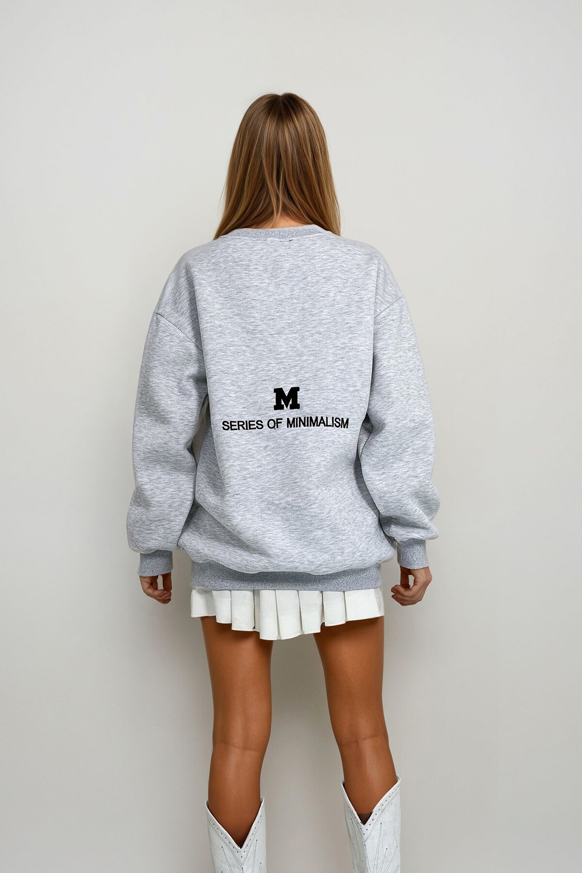 Gri Bisiklet Yaka Nakışlı İçi Şardonlu Oversize Sweatshirt