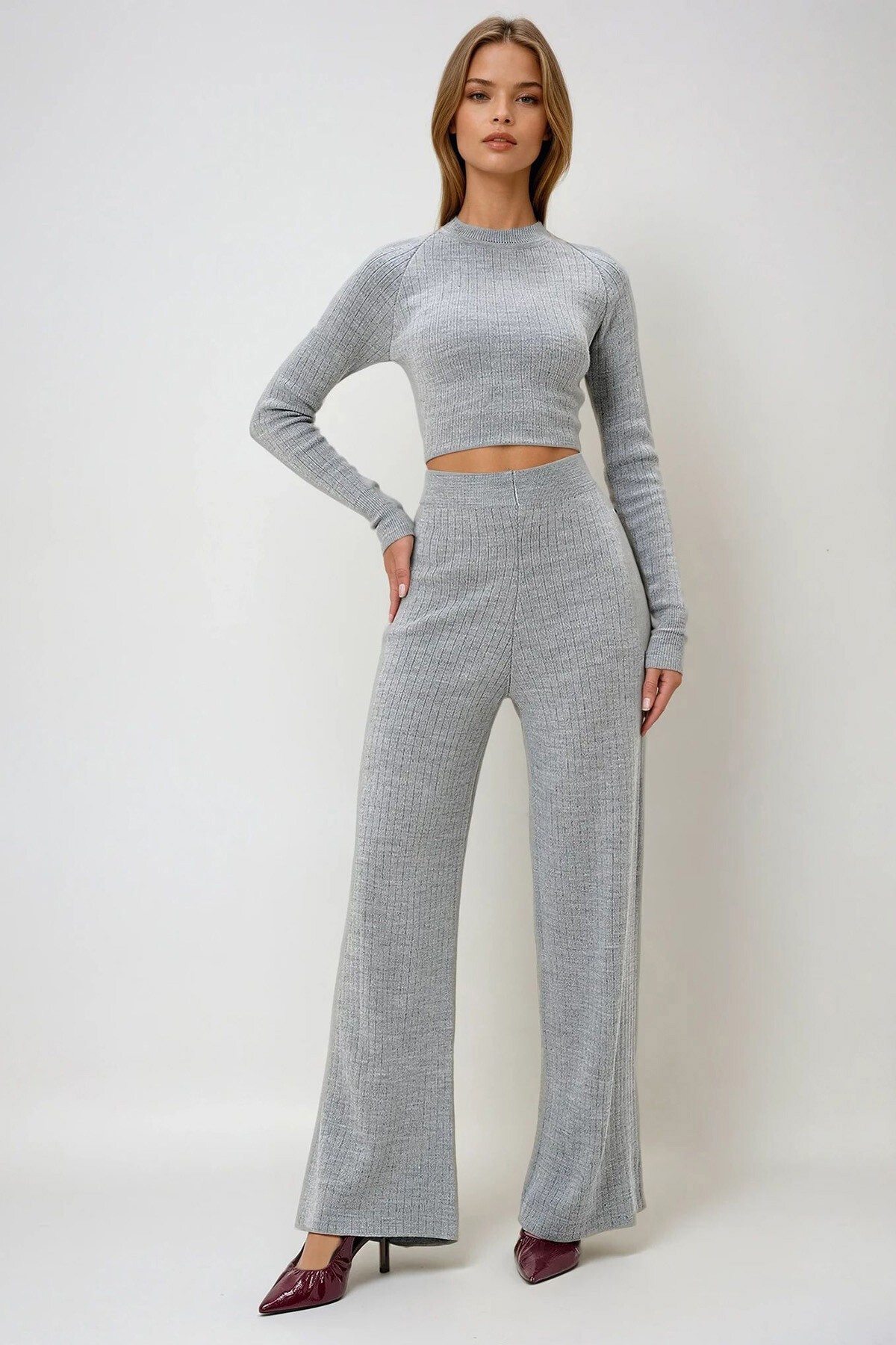 Gri Bisiklet Yaka Triko Crop Bluz Ve Palazzo Pantolon Takım