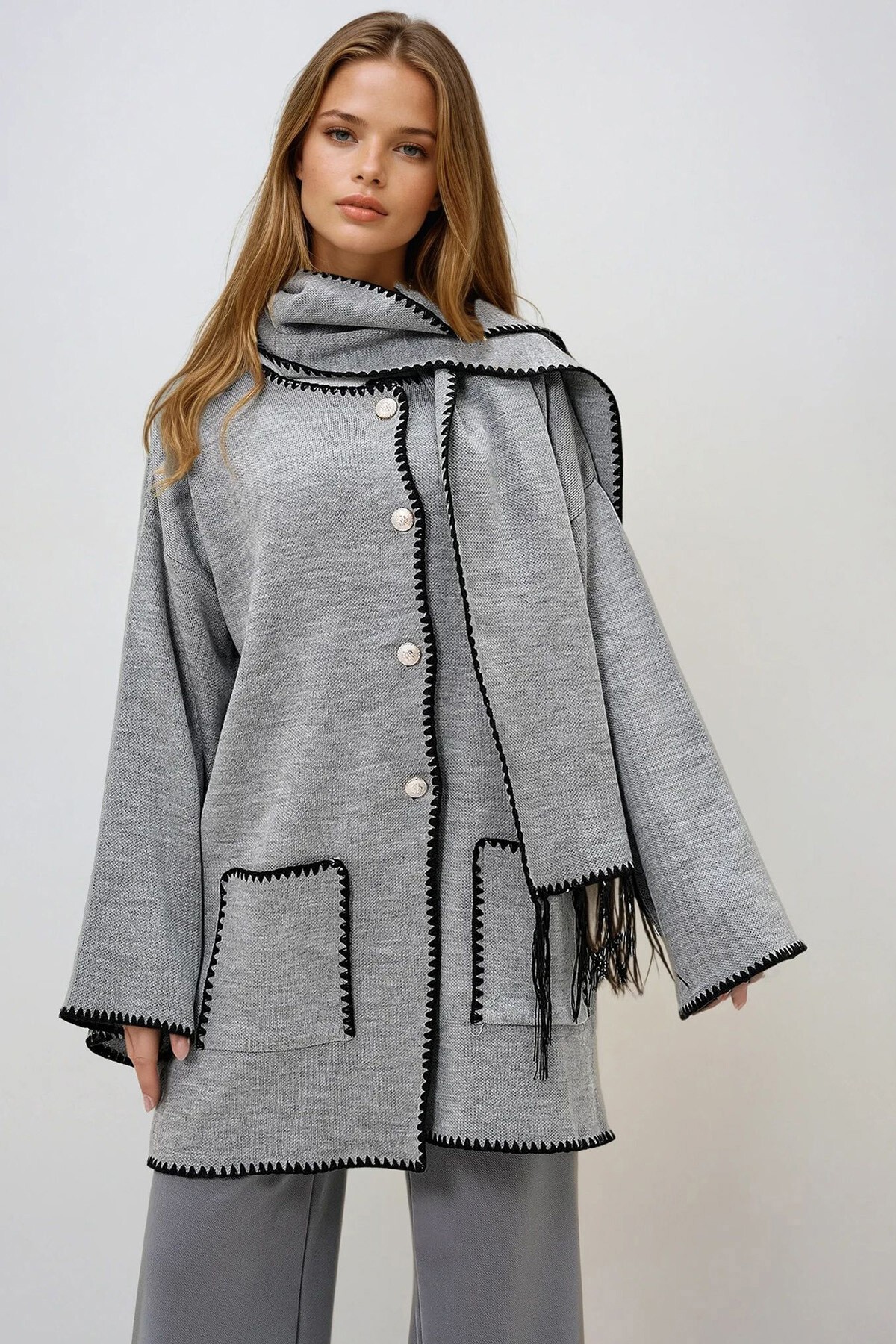 Gri Çift Cepli Çoban Dikiş Detaylı Oversize Hırka Ve Atkı Takım