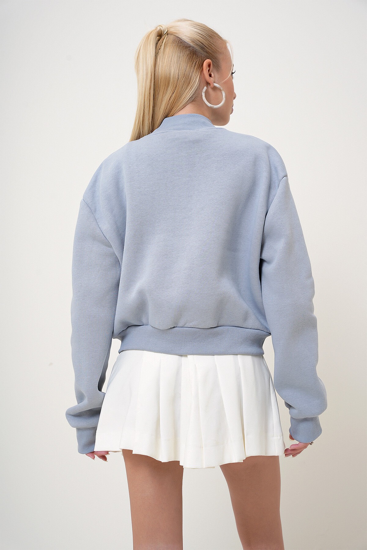 Gri Çıt Çıt Kapamalı Çift Cepli İçi Şardonlu Crop Ceket