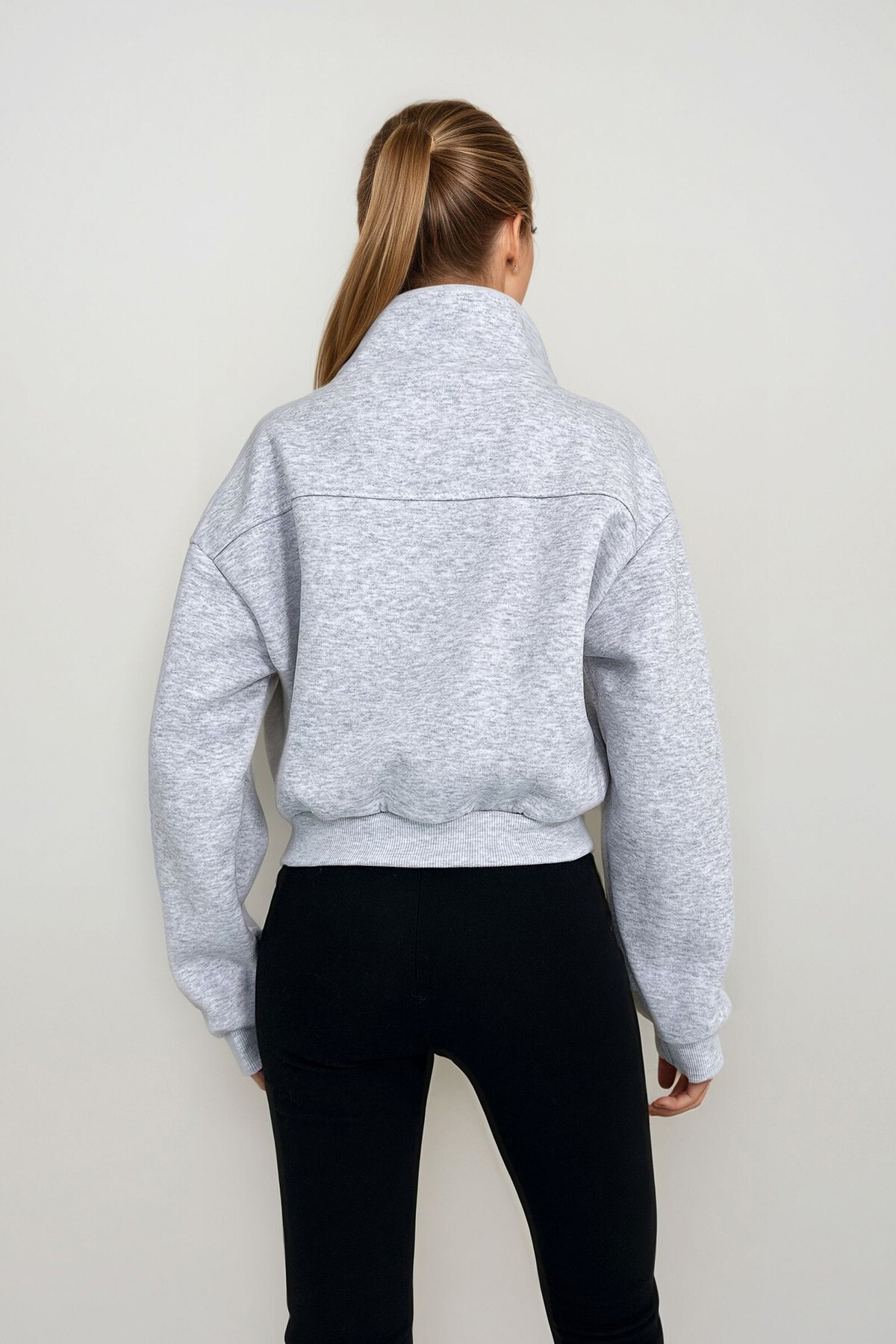 Gri Dik Yaka Fermuarlı Sweatshirt