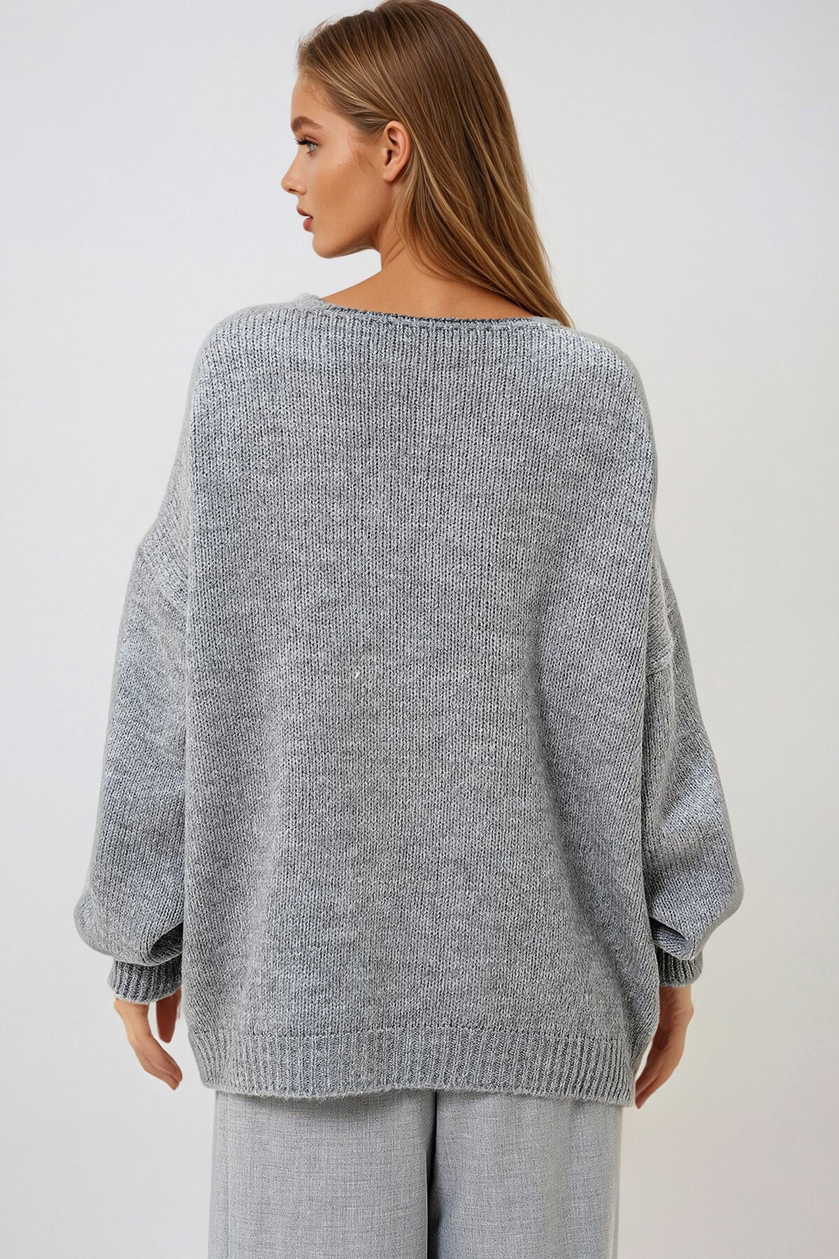 Gri V Yaka Önden Bağlamalı Kolu Kordon İşlemeli Triko