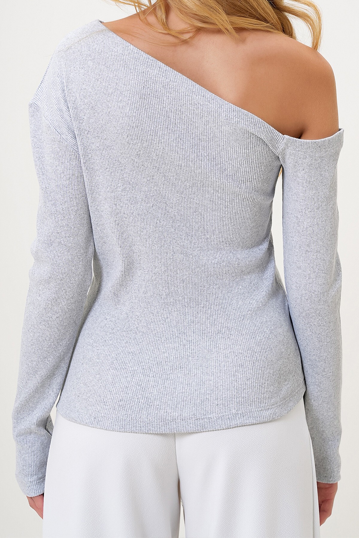 Grimelanj Kayık Yaka Tek Omuzu Açık Kaşkorse Bluz