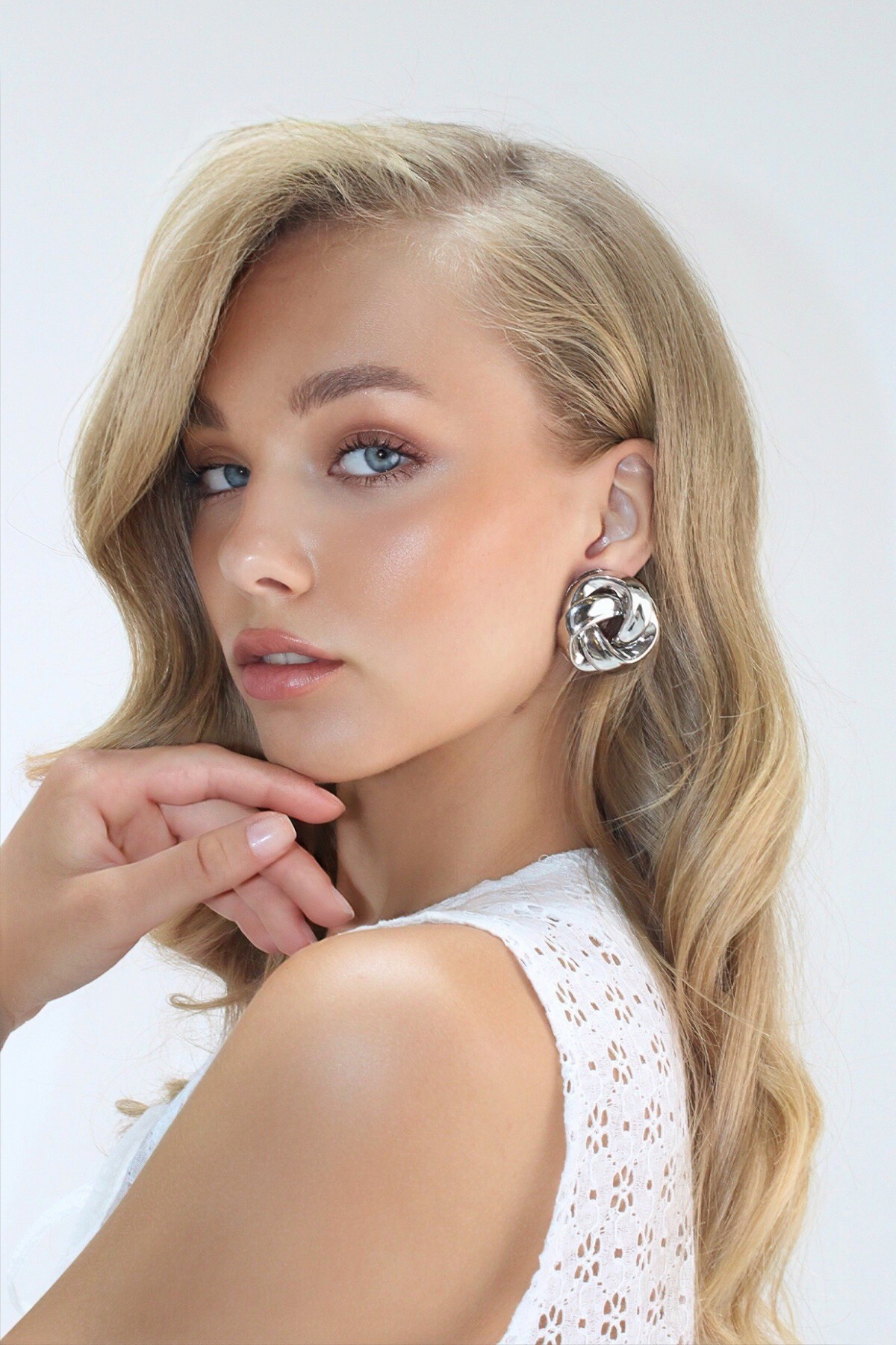 Gümüş Sarmal Kabartmalı Gold Küpe