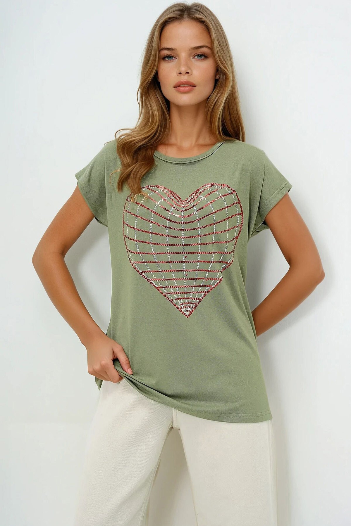 Haki Bisiklet Yaka Kalp İşlemeli Sıfır Kol T Shırt