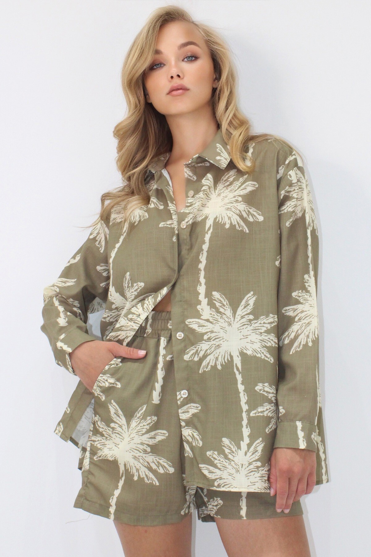 Haki Desenli Flamlı Keten Gömlek Ve Çift Cepli Şort Takım