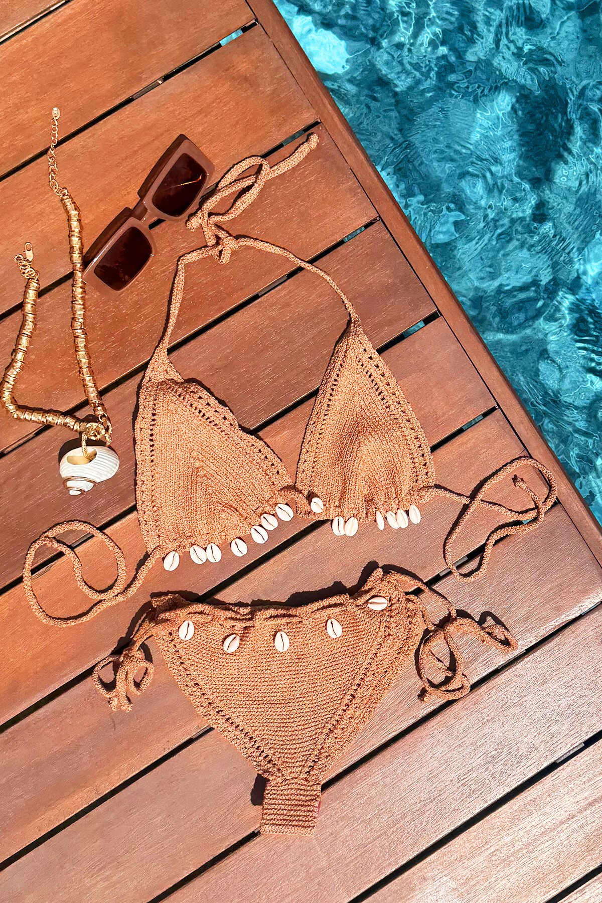 Kahve Deniz Kabuğu Detaylı Tığ İşlemeli İpli Bikini