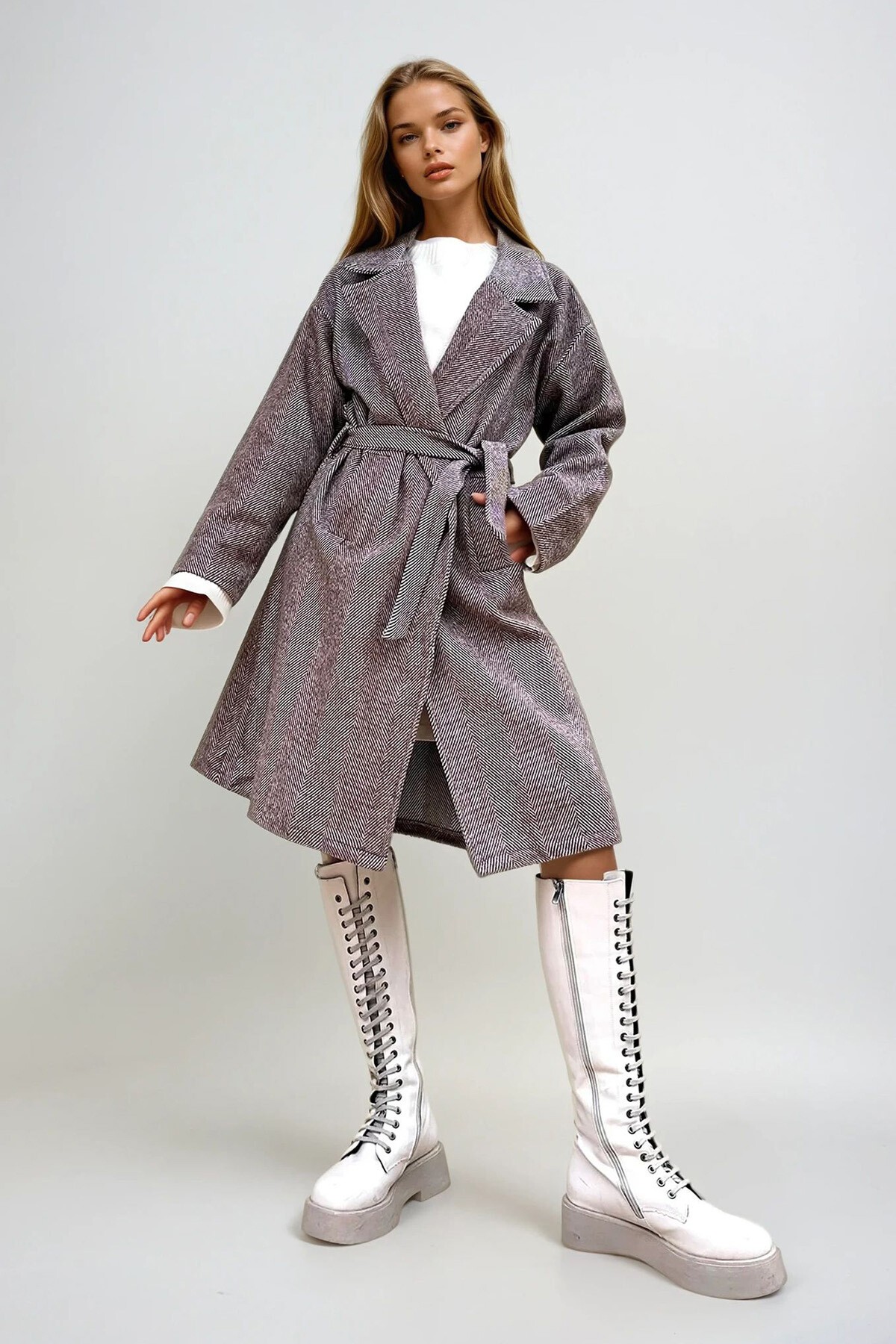 Kahve Kruvaze Beli Kemerli Balık Sırtı Desenli Kaşe Palto