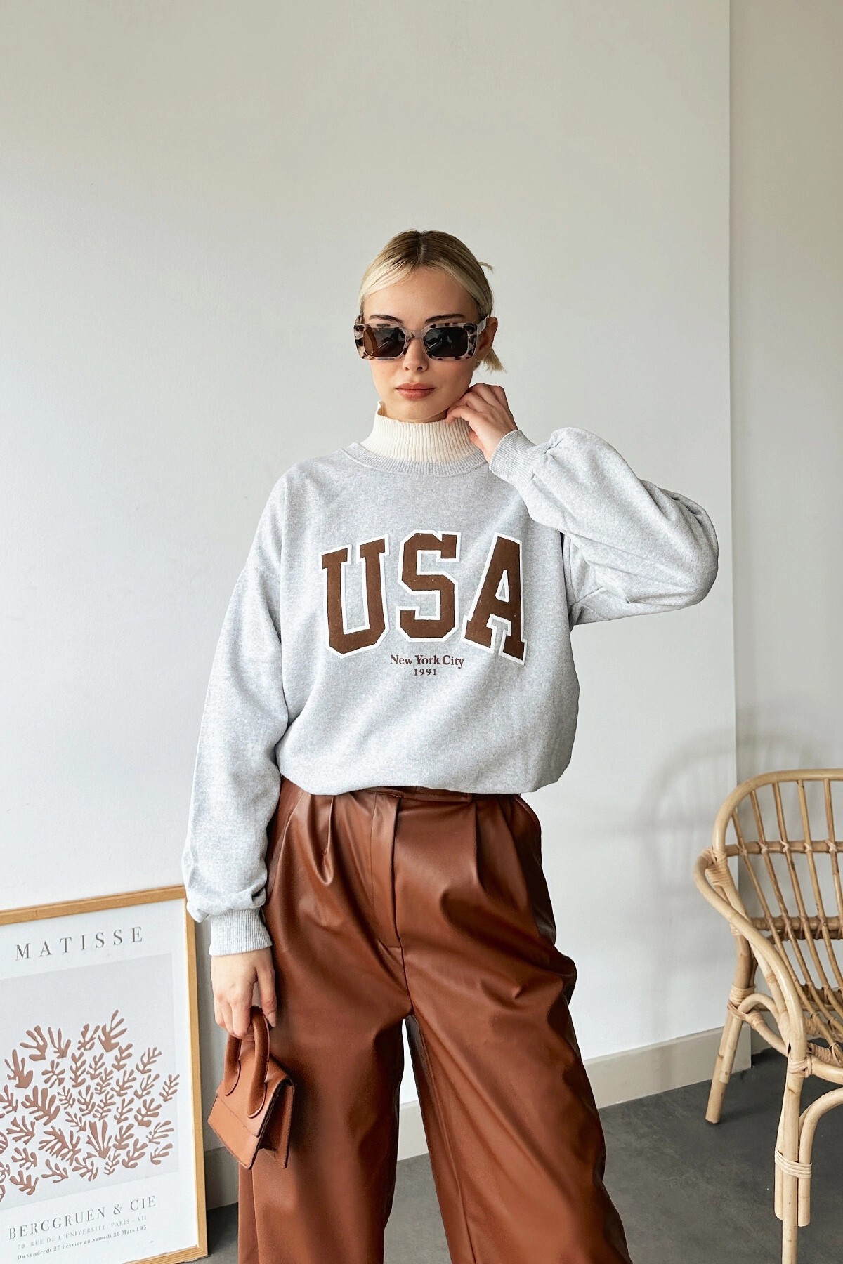 Kahverengi Bisiklet Yaka İçi Şardonlu Önü Baskılı Oversize Sweatshirt