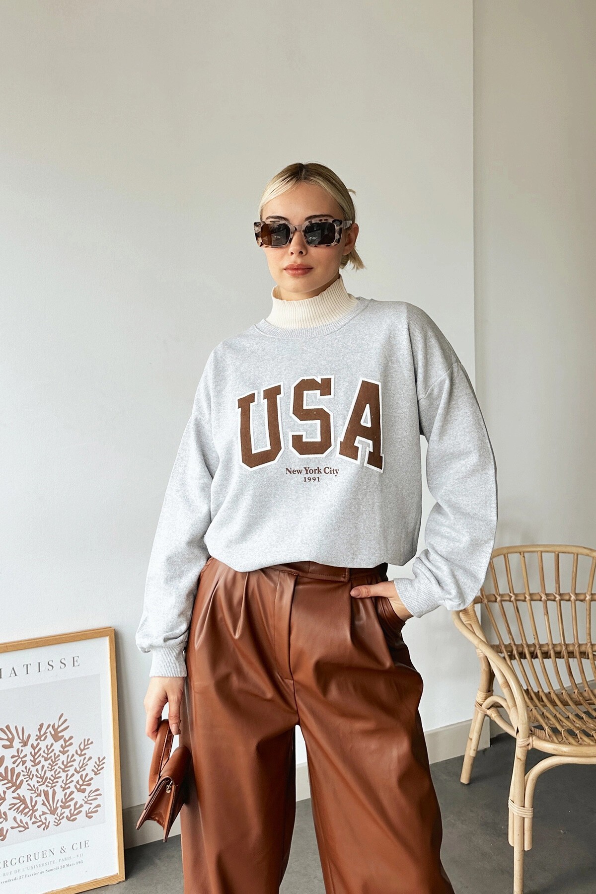 Kahverengi Bisiklet Yaka İçi Şardonlu Önü Baskılı Oversize Sweatshirt