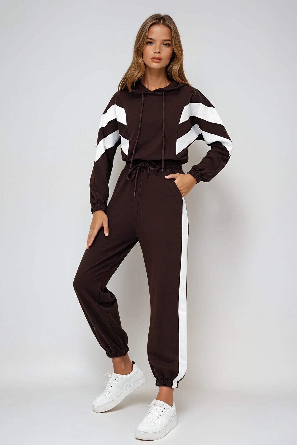 Kahverengi Kapüşonlu Renk Bloklu  İki İplik  Sweatshırt Ve Paçası Lastikli Eşofman Takımı