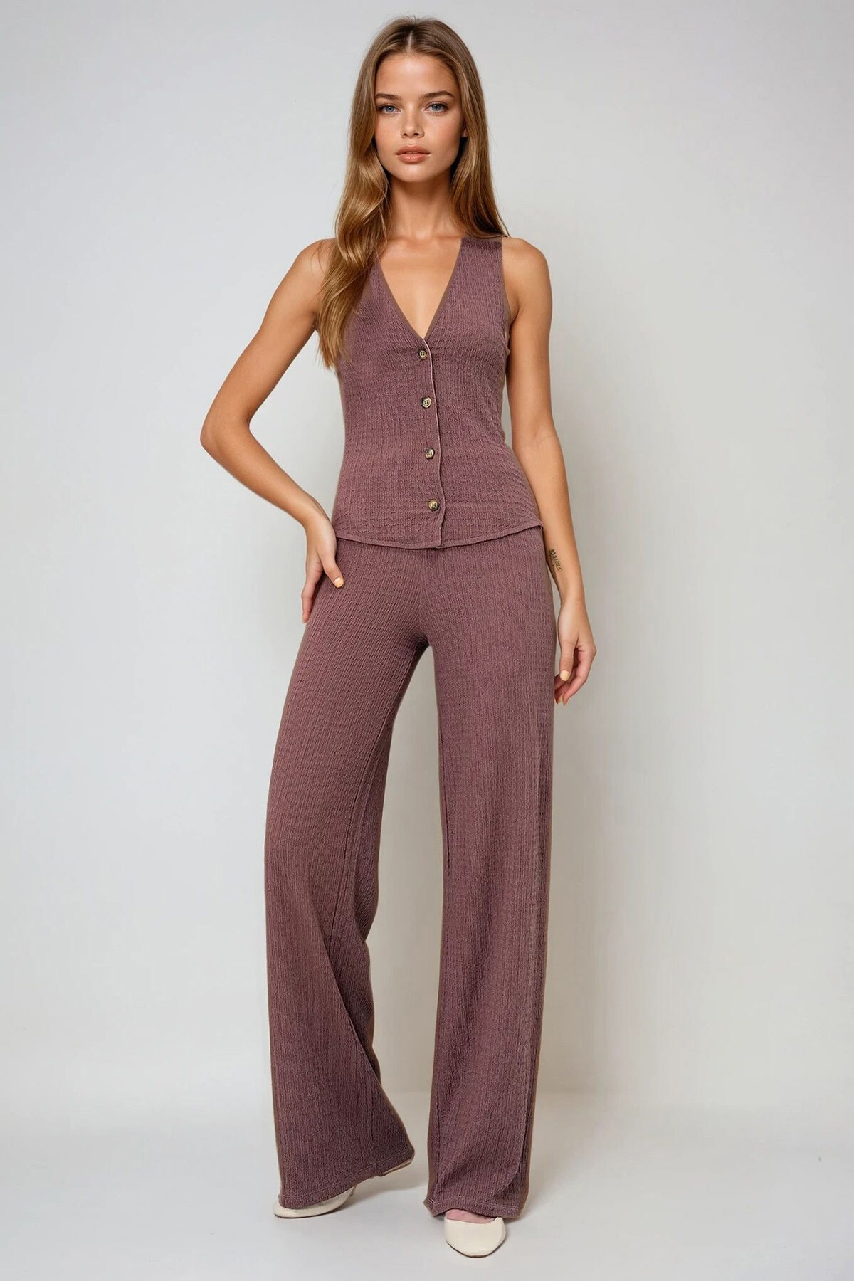 Kahverengi V Yaka Düğmeli Yelek Ve Pantolon Takım