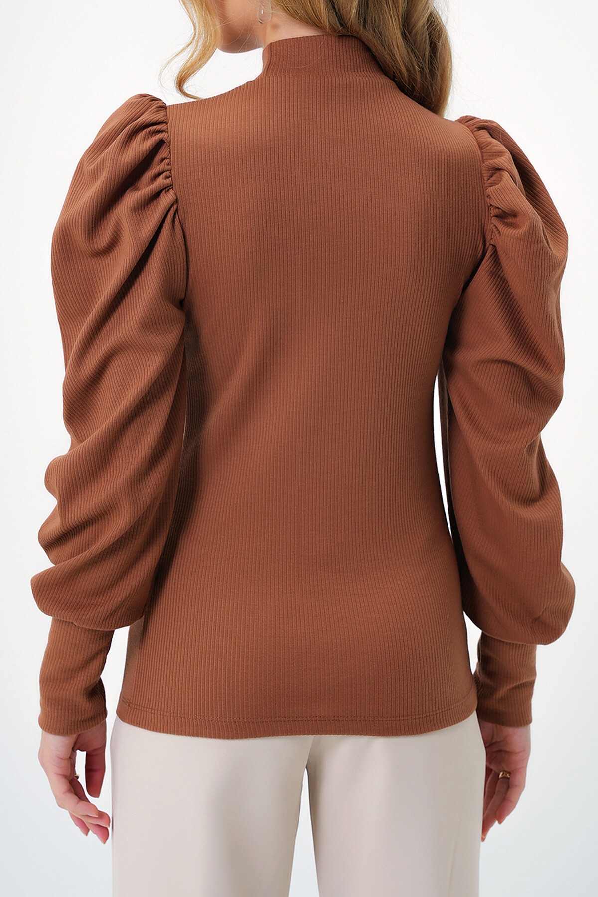 Karamel Bisiklet Yaka Damla Dekolteli Prenses Kol Triko Bluz