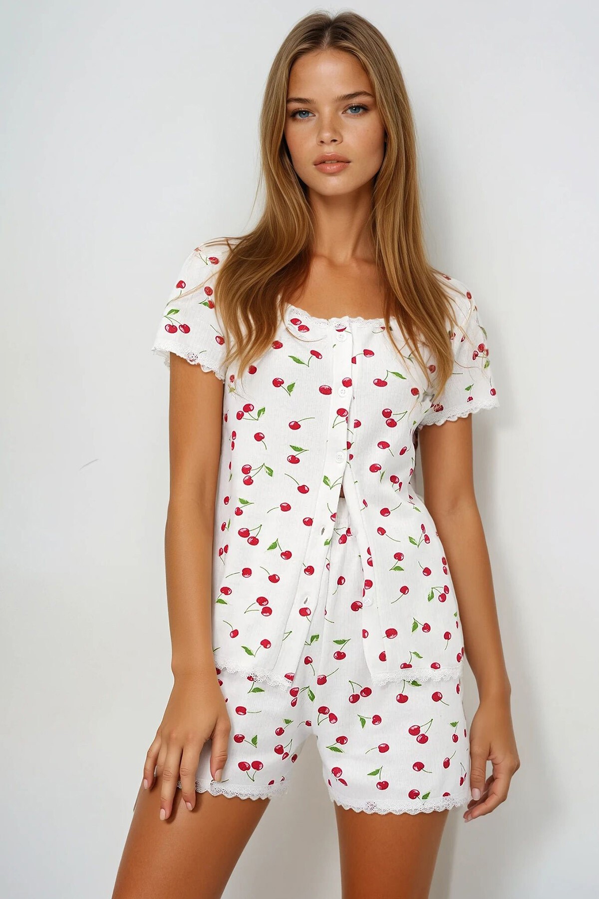 Kiraz Desen Kırmızı Fisto Detaylı Pamuklu Geniş Yaka Gömlek Ve Şortlu Pijama Takımı