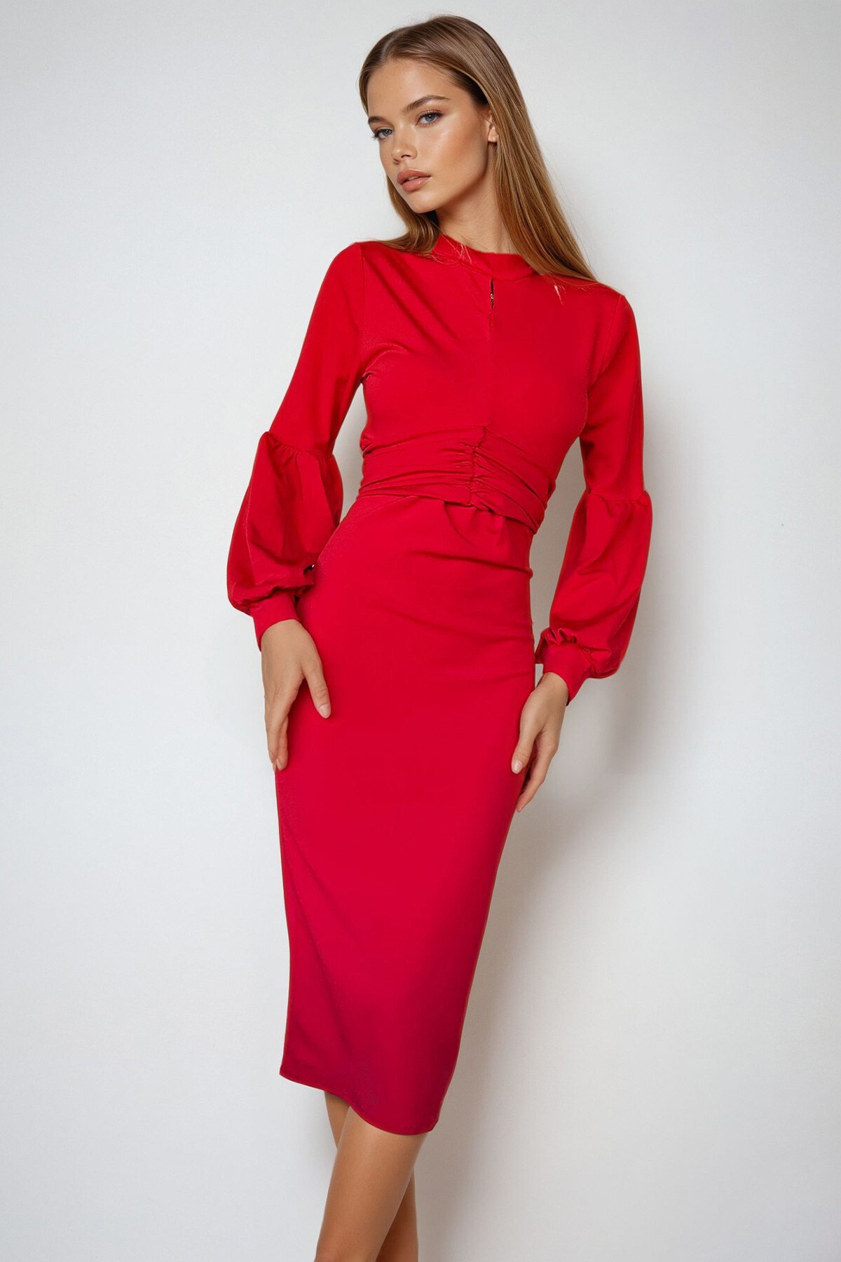Kırmızı Beli Drapeli Dik Yaka Balon Kol Elbise
