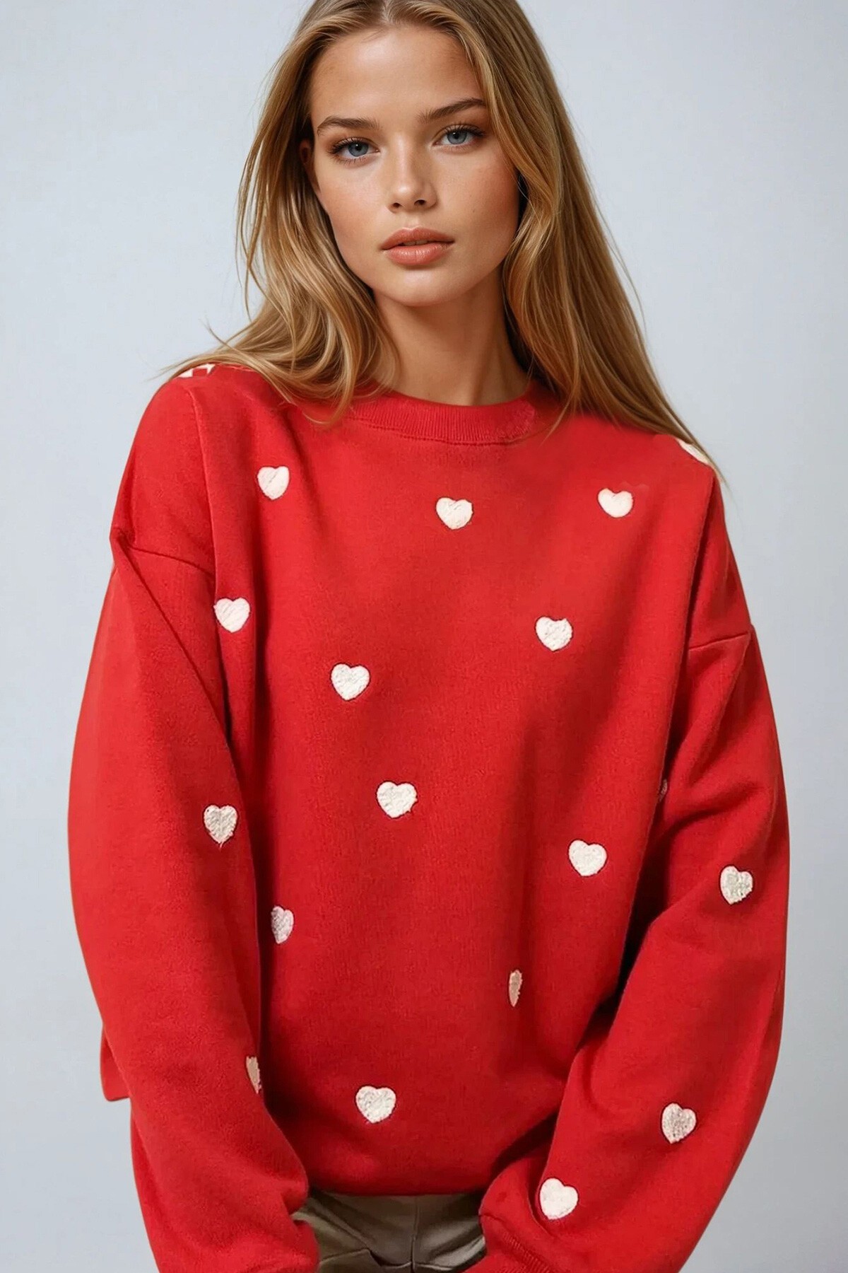 Kırmızı Bisiklet Yaka Kalp Nakışlı Kışlık Kalın Triko Kazak